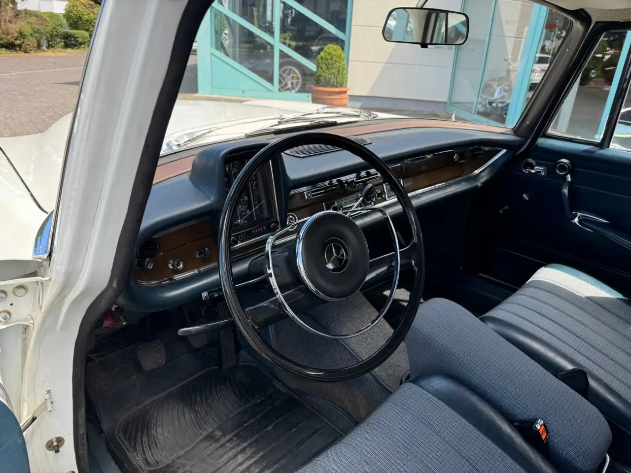 Mercedes-Benz 230 S sehr guter Zustand, foto 7