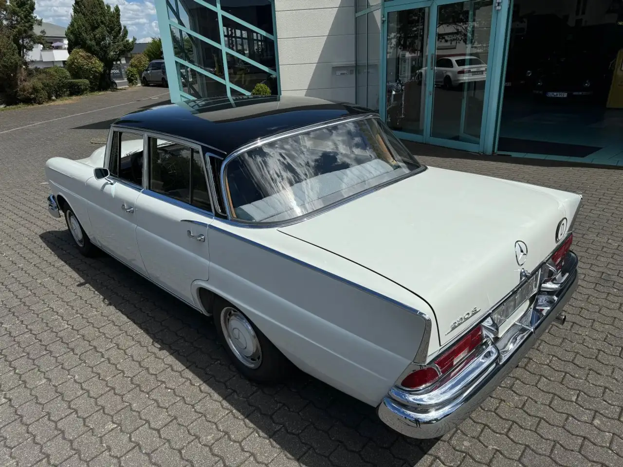 Mercedes-Benz 230 S sehr guter Zustand, foto 4