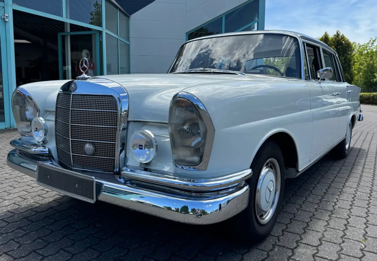 Mercedes-Benz 230 S sehr guter Zustand Weiß - 2