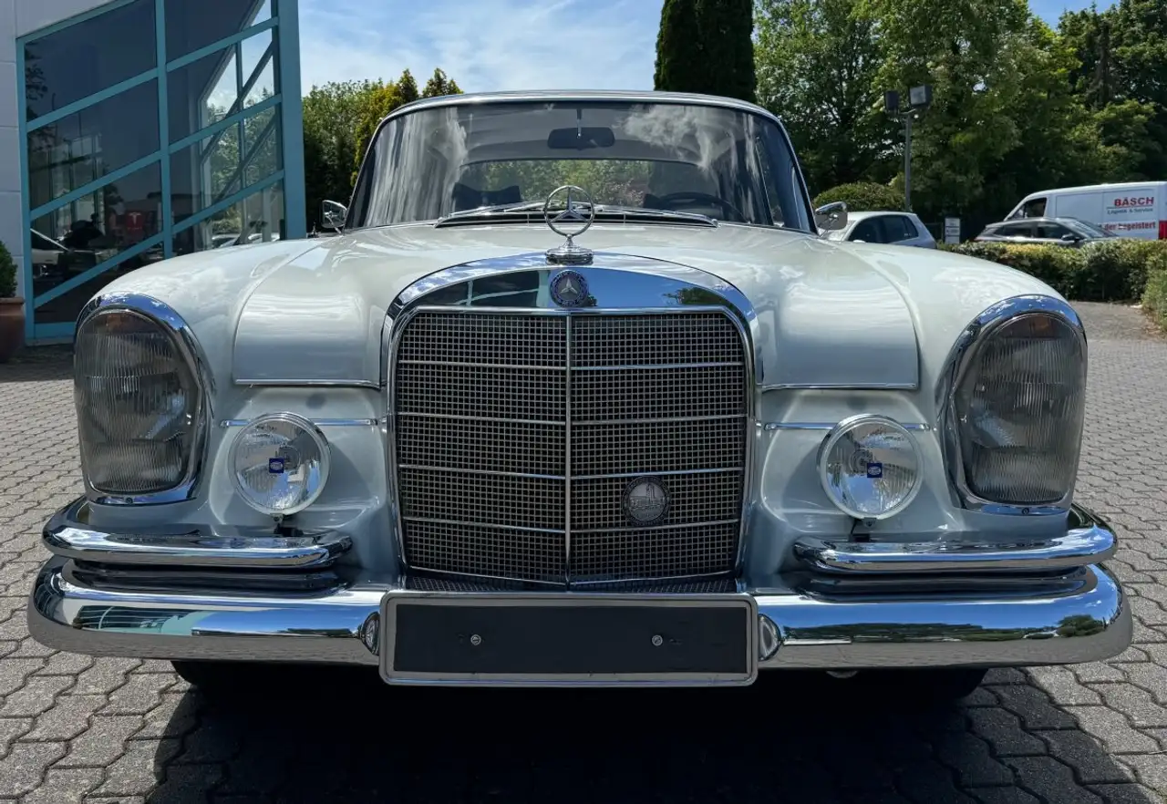 Mercedes-Benz 230 S sehr guter Zustand, foto 3