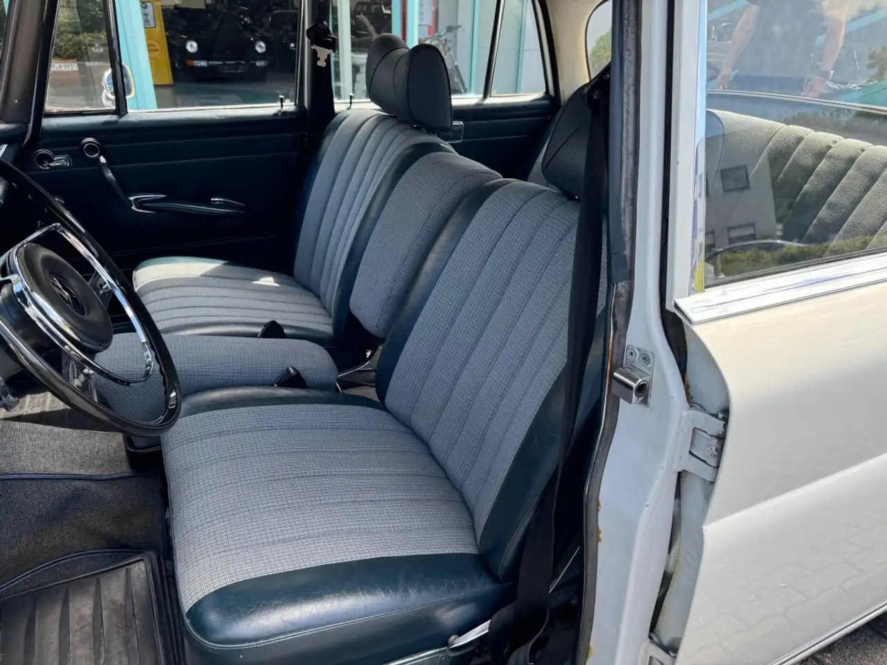 Mercedes-Benz 230 S sehr guter Zustand, foto 6