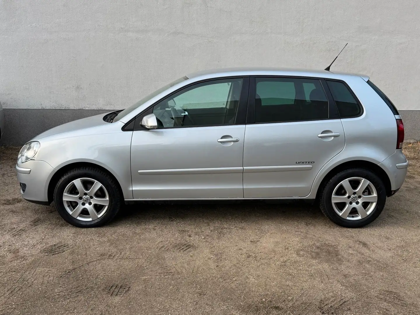 Volkswagen Polo IV United 1.4*Autom*Sitzh.*PDC*AC*TüV Silber - 2