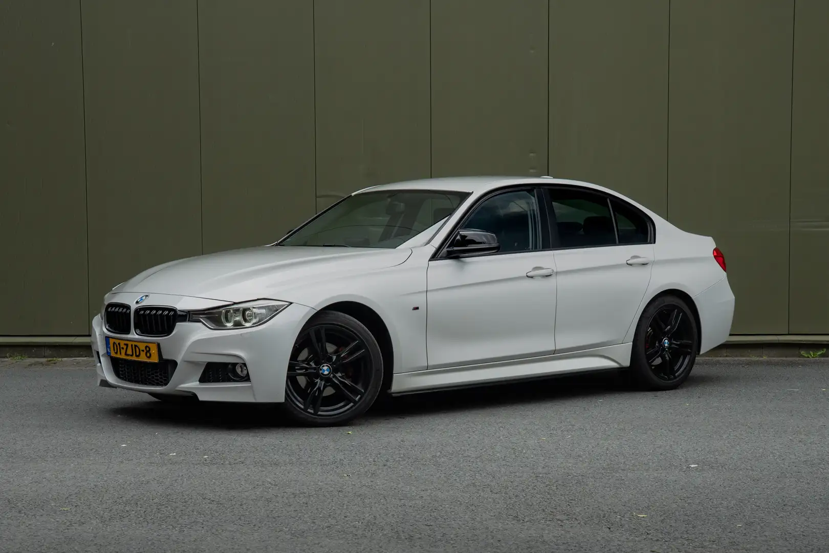 BMW 320 BMW 320i | M-Sport | Apple CarPlay | Ketting verva Wit - 1