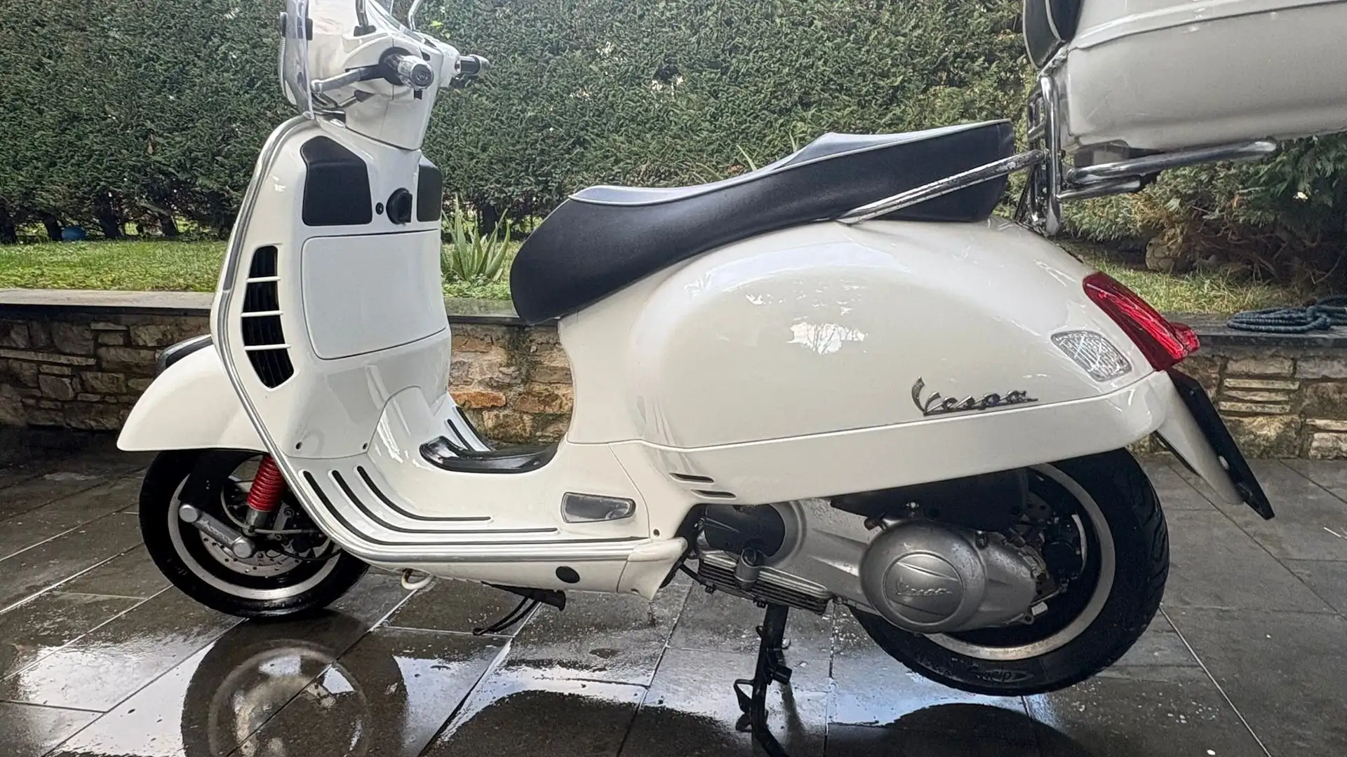 Vespa GTS Super 300 Fehér - 1