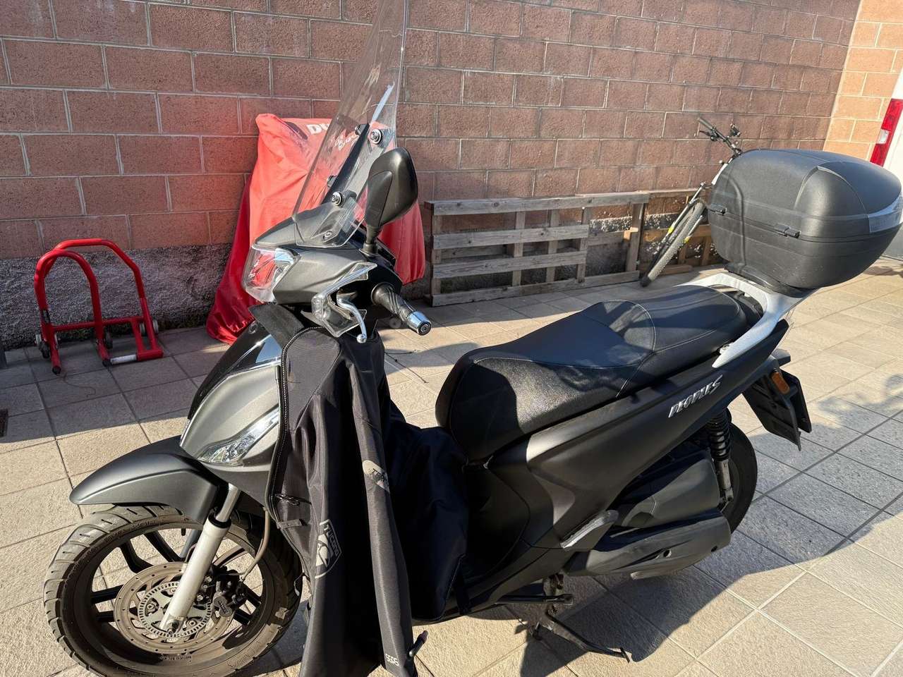Kymco People S 200i