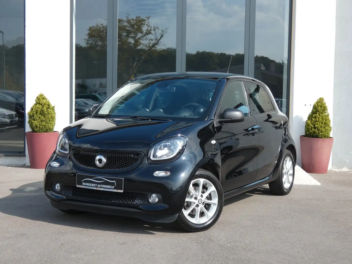 smart forFour *Aut*Klima*Shz*Pdc*Pano* Schwarz - 1