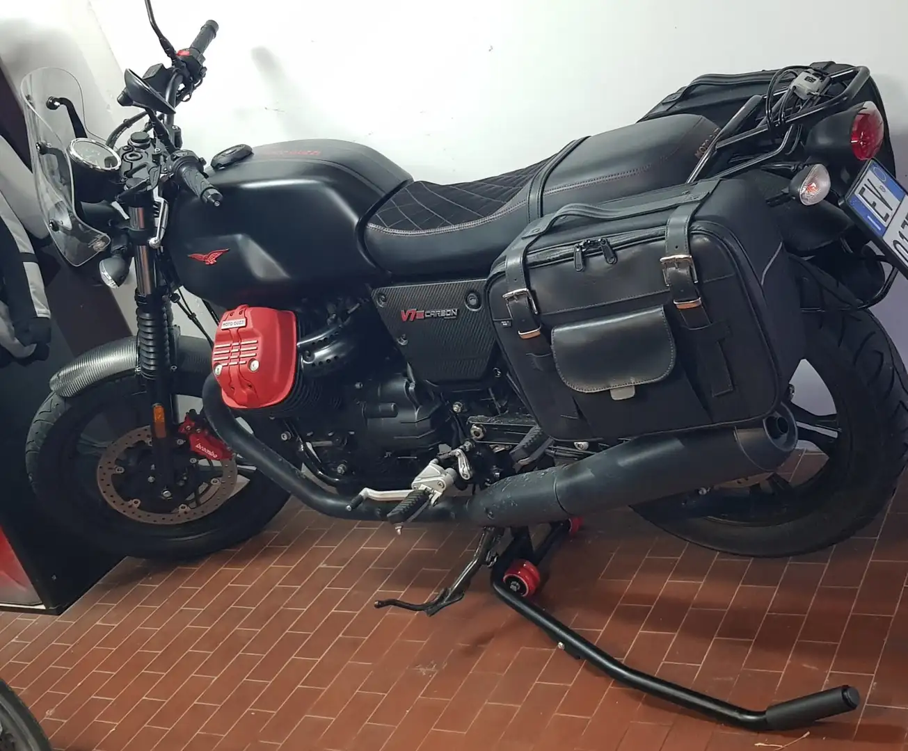 Moto Guzzi V 7 Special Carbon Negru - 2