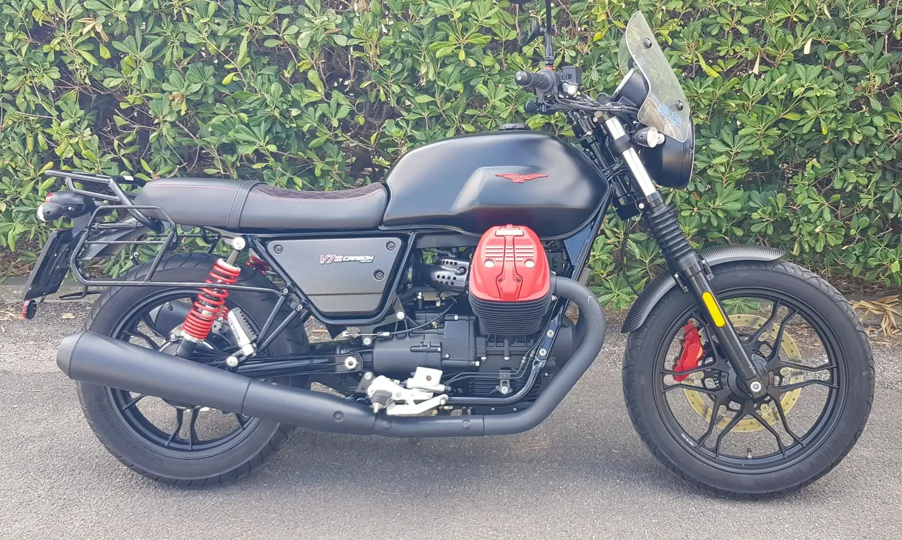 Moto Guzzi V 7 Special Carbon Negru - 1