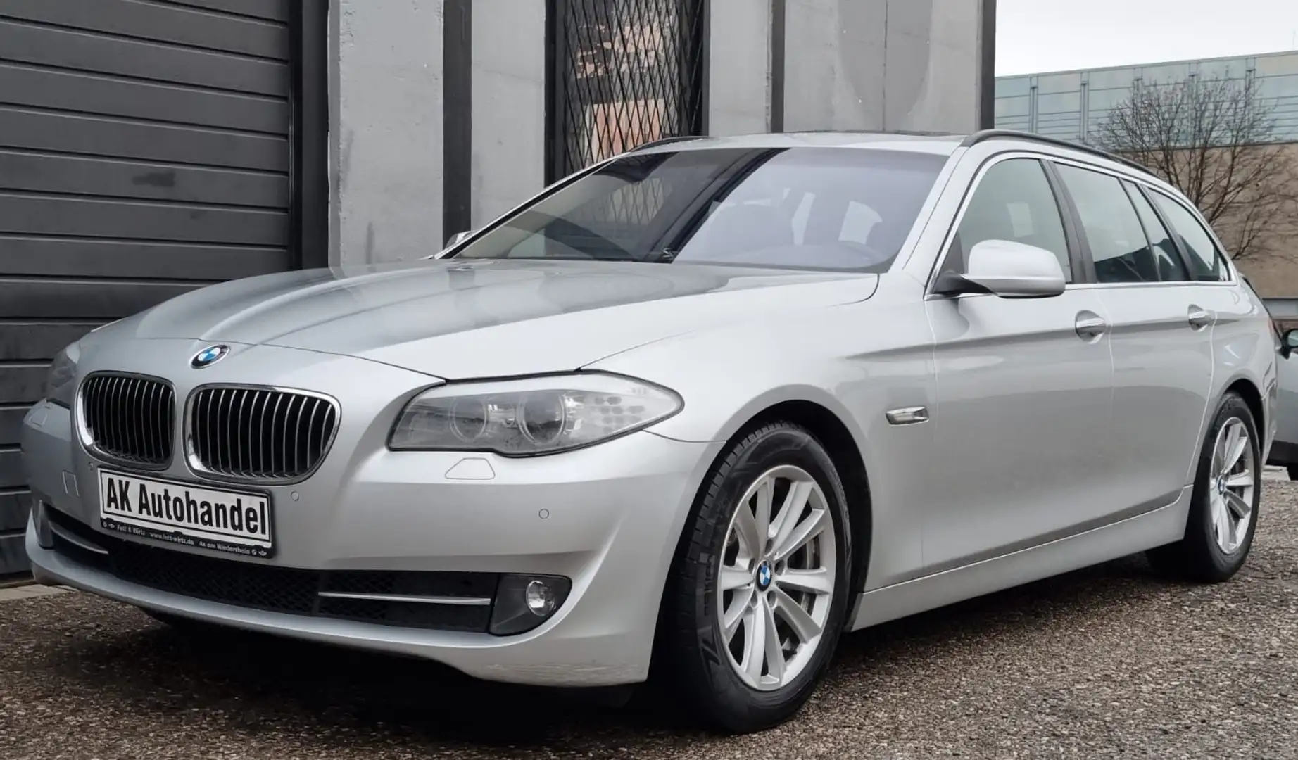 BMW 525 5 Touring 525d Aut Navi MemSitzLeder PanoraDac Argent - 1