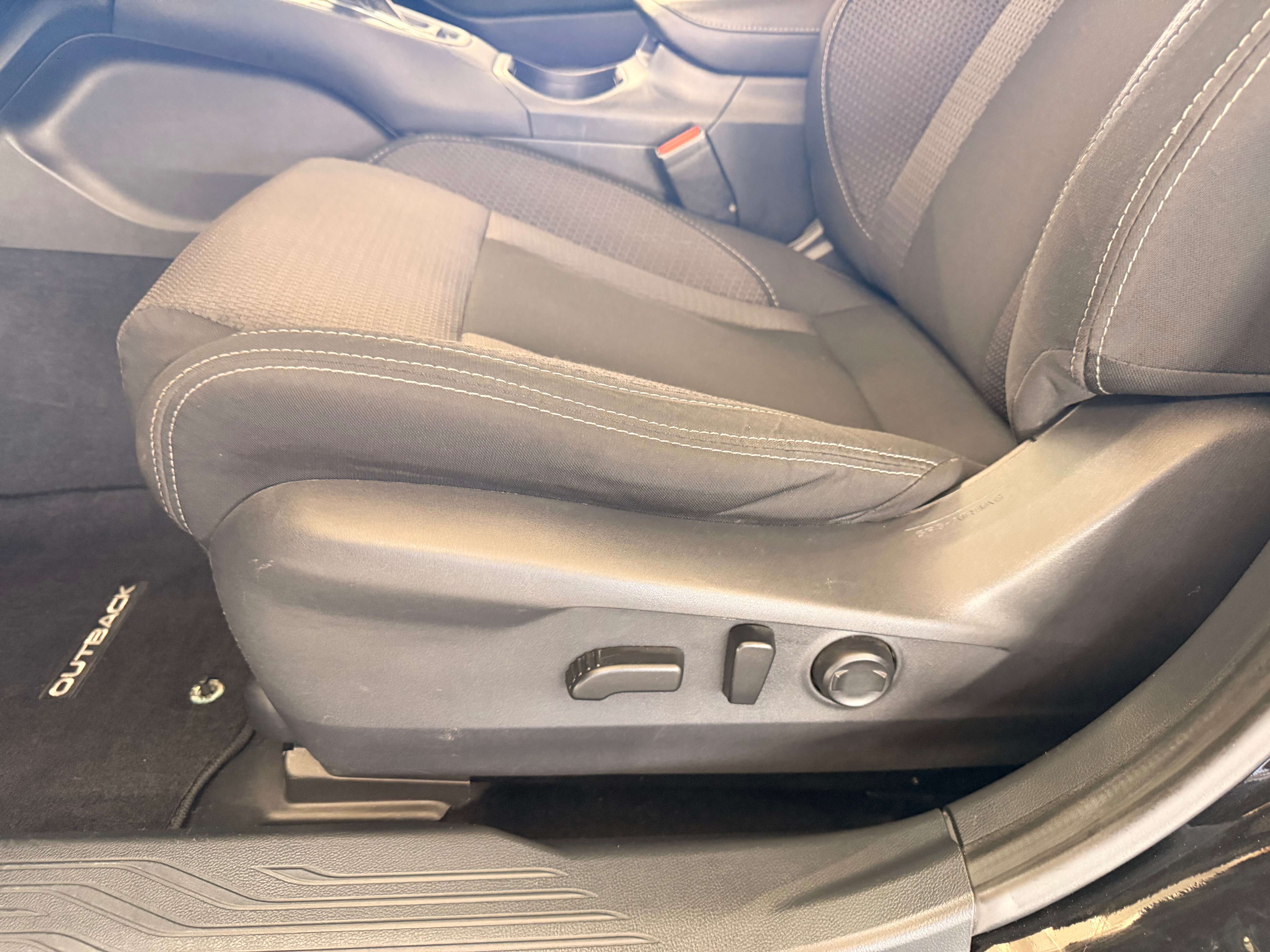 2020 Subaru Outback Convenience - Image 16