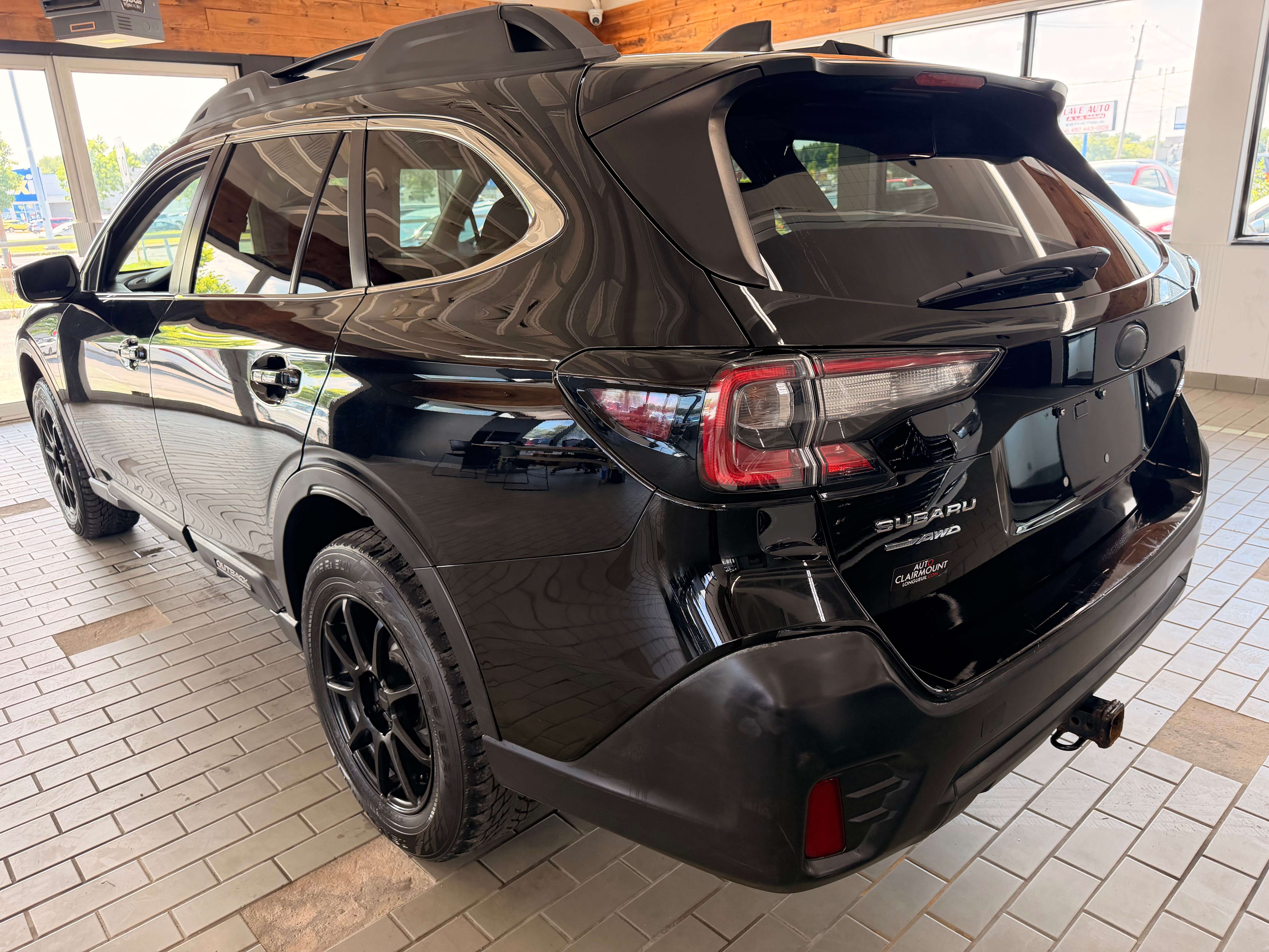 2020 Subaru Outback Convenience - Image 2