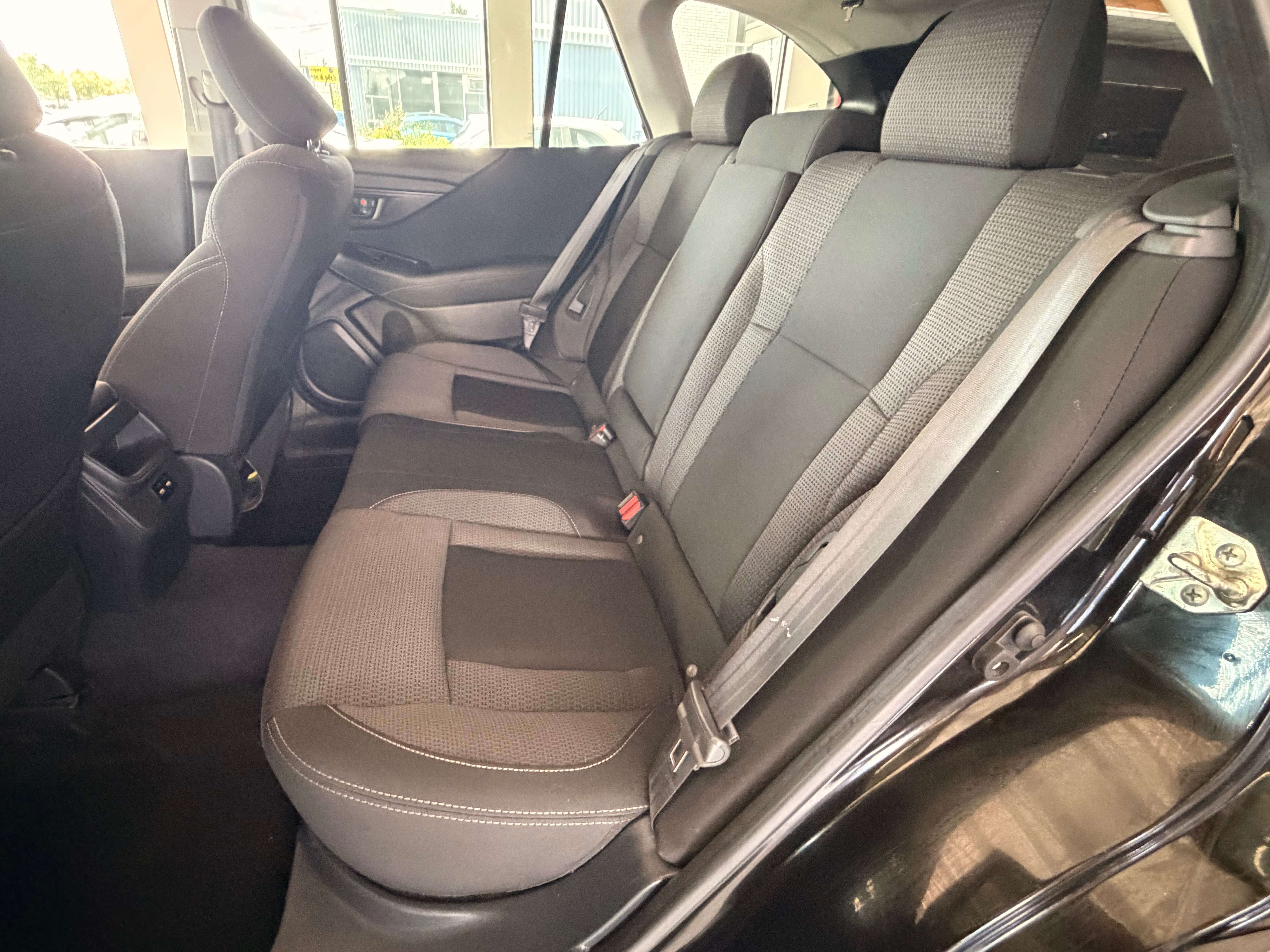 2020 Subaru Outback Convenience - Image 12