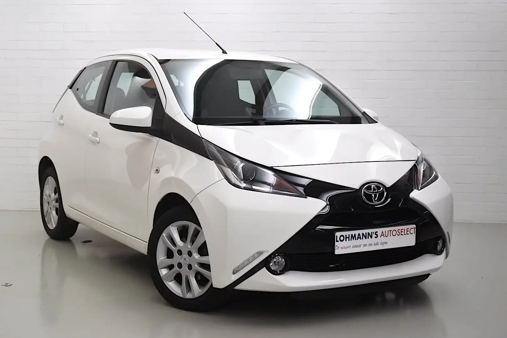 Toyota Aygo X-Clusiv - Clima Cruise Camera Tel. Sportvelgen Wit - 1