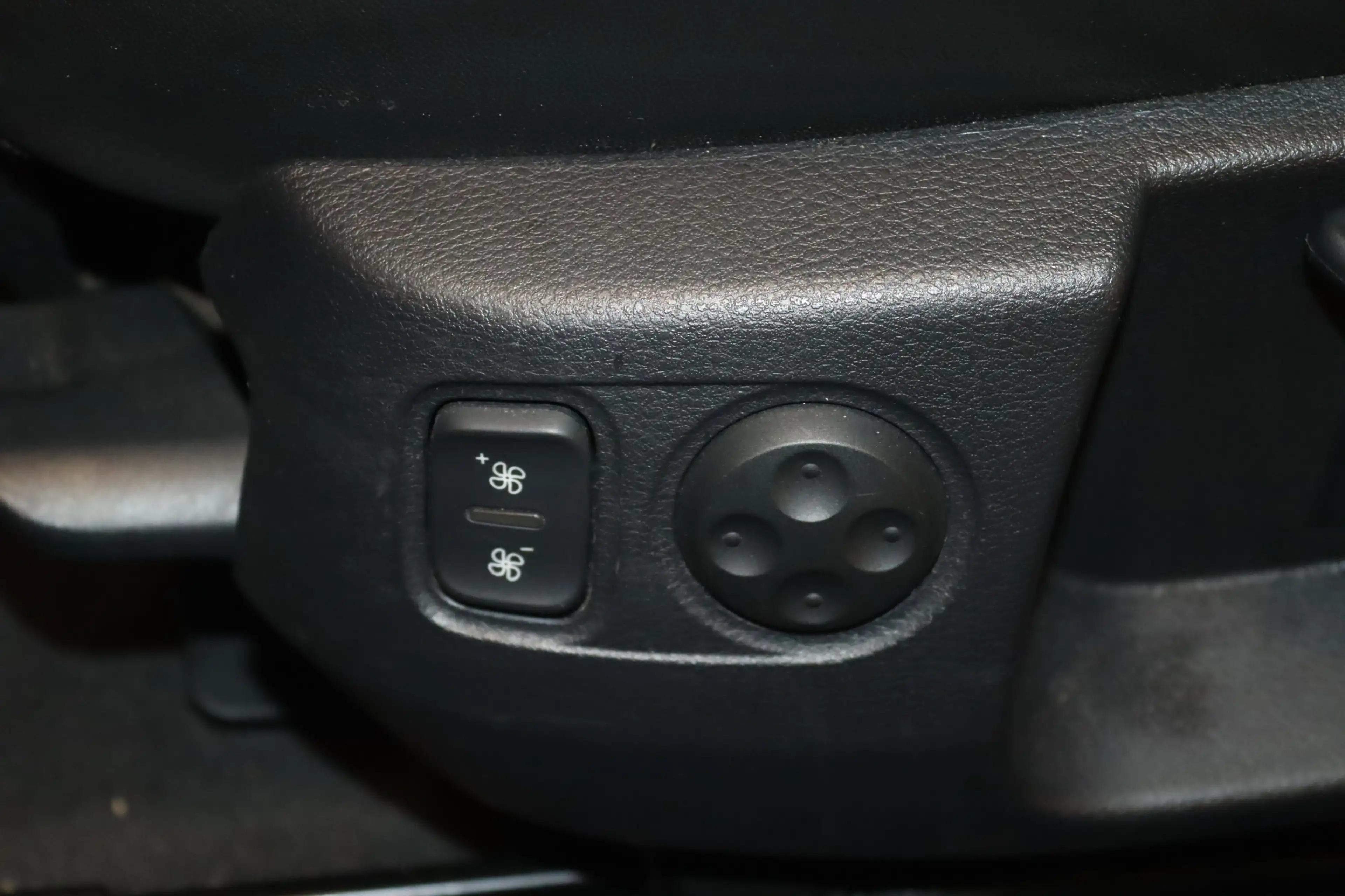 Audi A5 Cabrio 3.0 TDI S line qu.-XENON-NAV-SHZ-ROTOR — photo 5