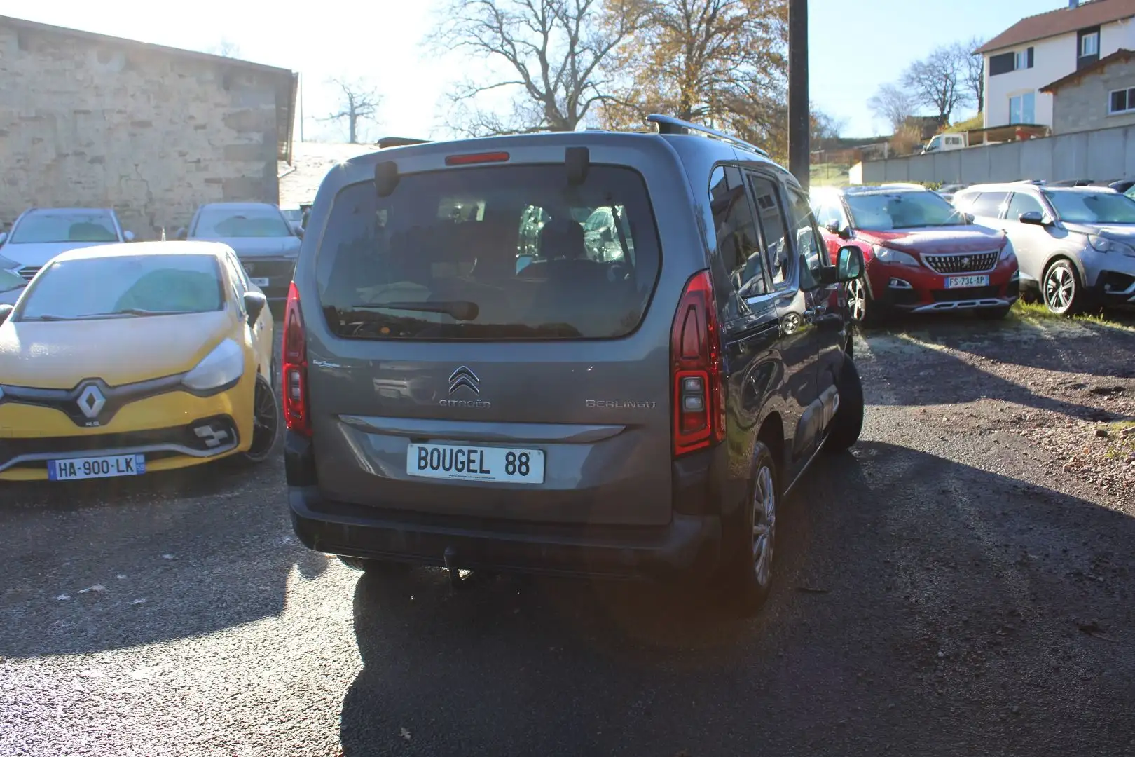 Citroen Berlingo FEEL 3 PLACES 1L5 BLUEHDI 100 FEEL GPS RÉGULATEUR BLUETOOTH USB CAMÉRA ATTELAGE Noir - 2