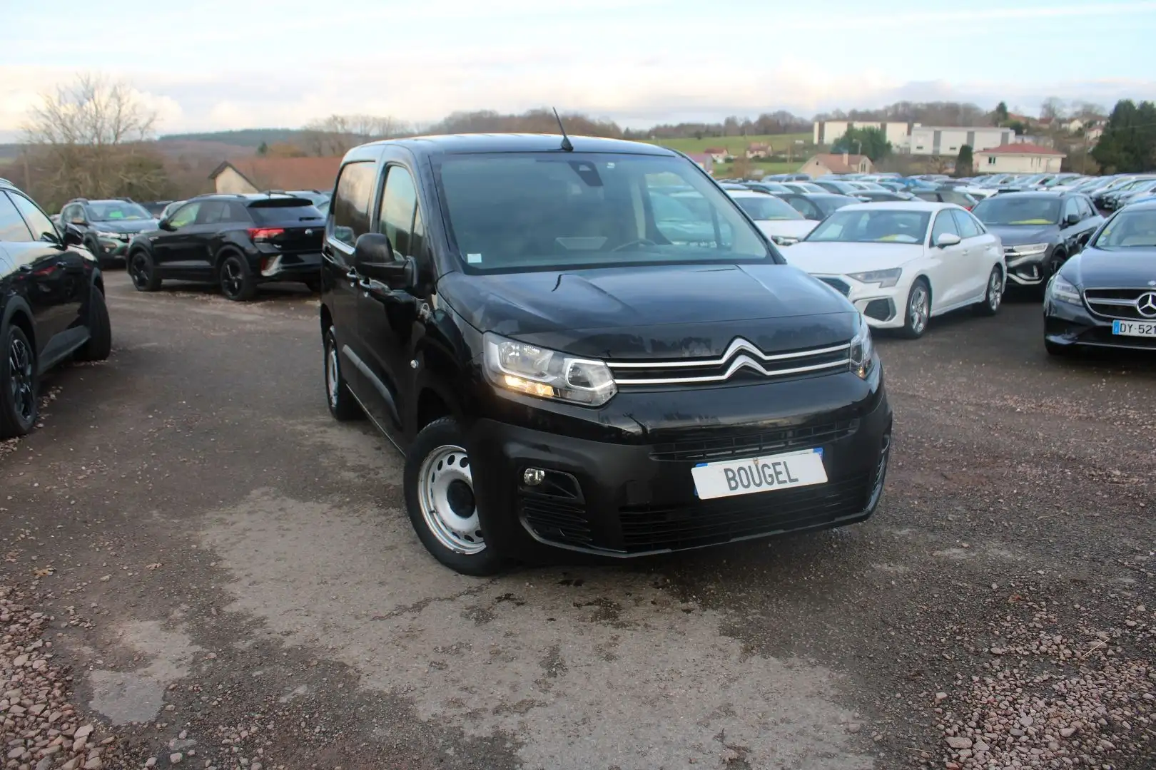 Citroen Berlingo AFFAIRE BLUE HDI 100 CV \3 PLACES\ USB GPS 3D CLIM CAMÉRA RE ATTELAGE RÉGULATEUR Noir - 1