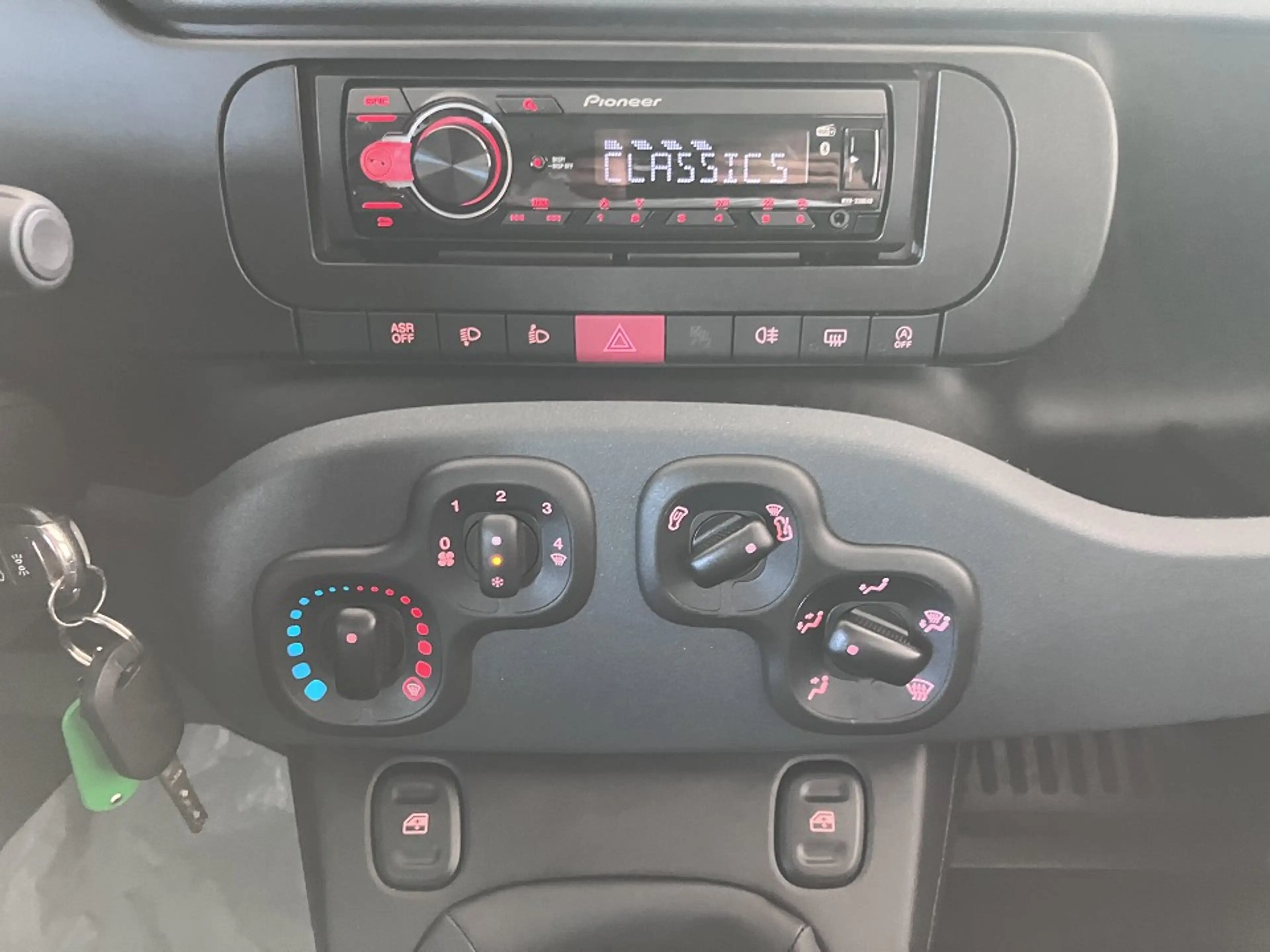 Fiat Panda 1.0 Mild Hybrid Base - PDC/ Klima / Radio — photo 10