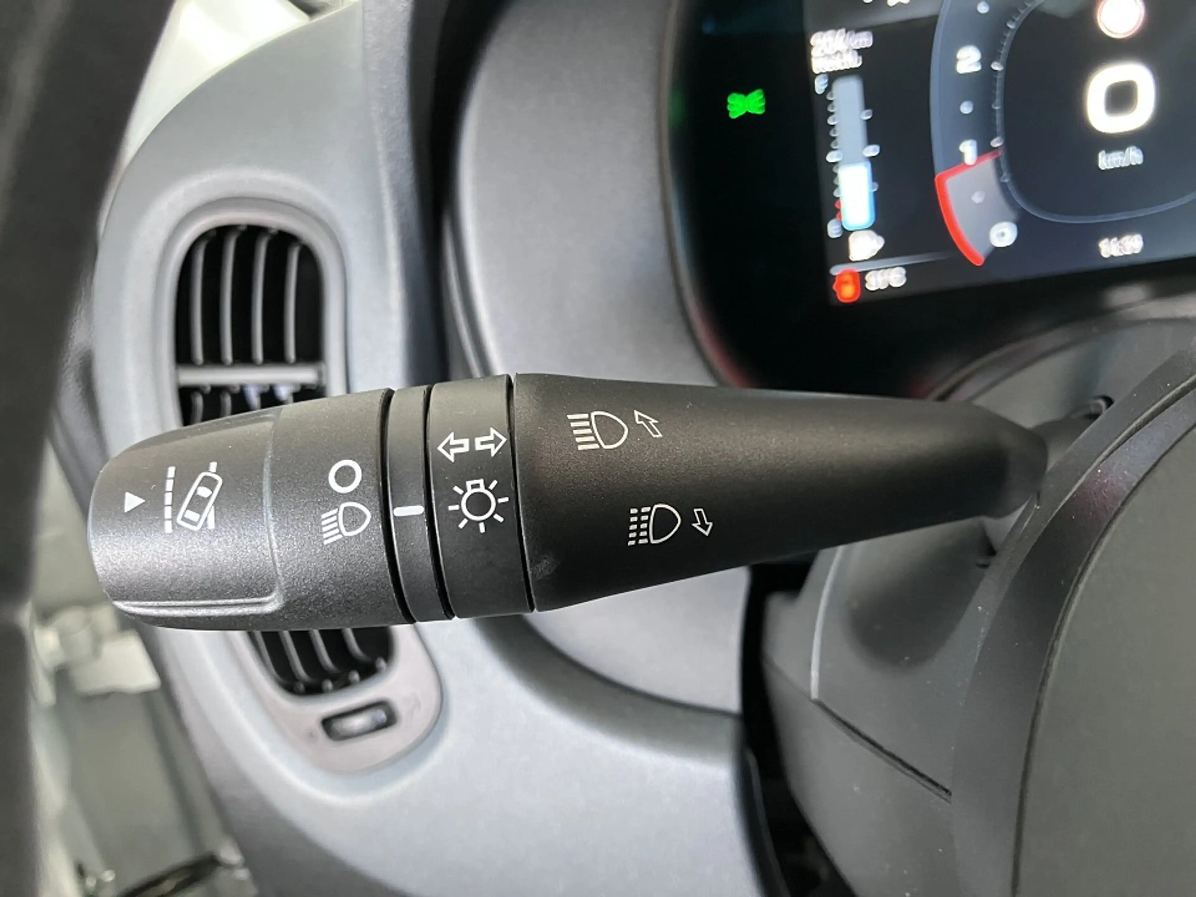 Fiat Panda 1.0 Mild Hybrid Base - PDC/ Klima / Radio — photo 12