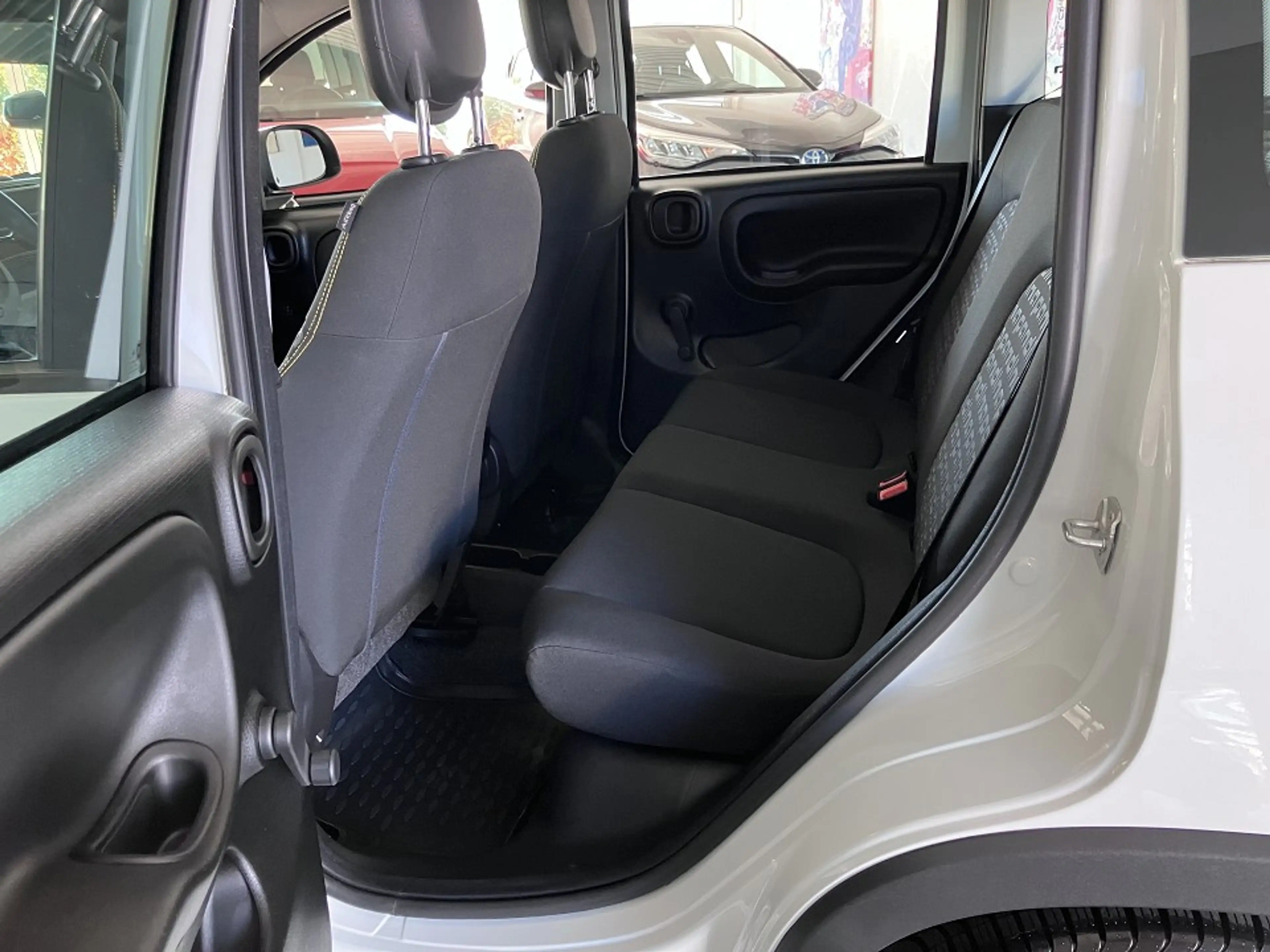 Fiat Panda 1.0 Mild Hybrid Base - PDC/ Klima / Radio — photo 7