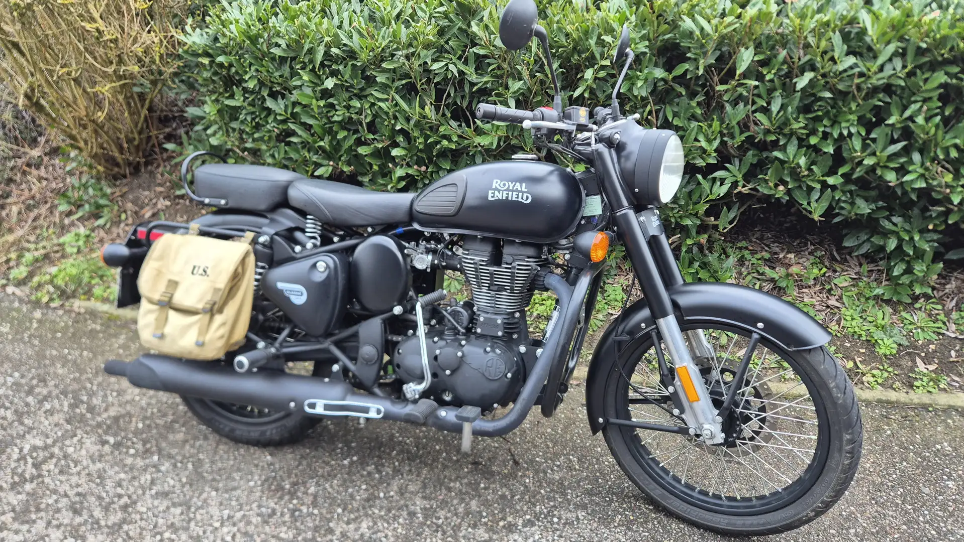 Royal Enfield Bullet 500 Negro - 1