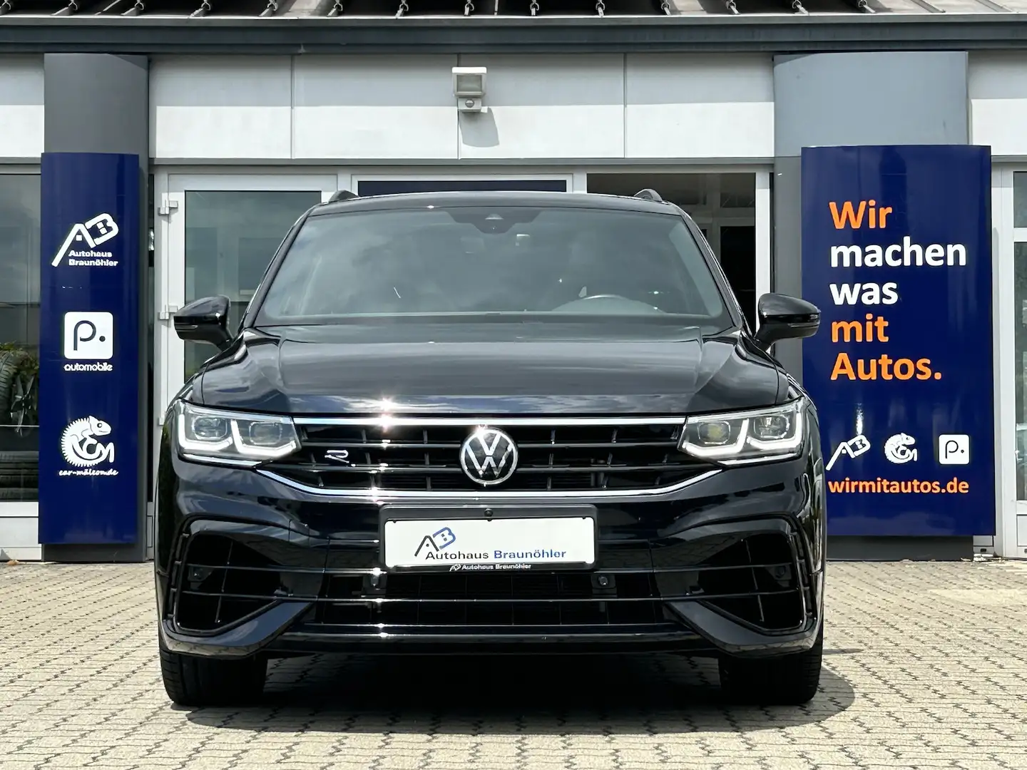 Volkswagen Tiguan R 4Motion 2.0 TSI DSG*Pano*AHK*VC*DCC*Black* Schwarz - 1