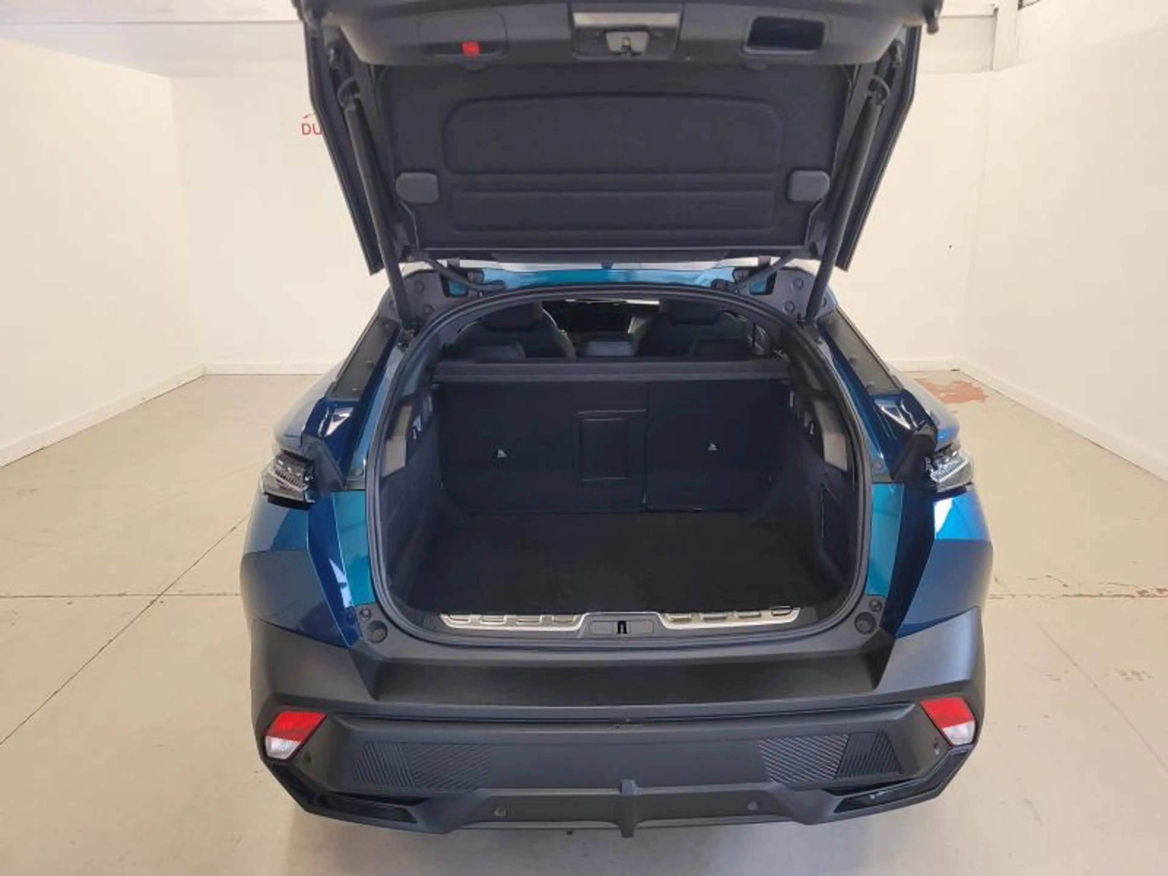 Peugeot 408 GT Hybrid 145 e-DCS6 — photo 12