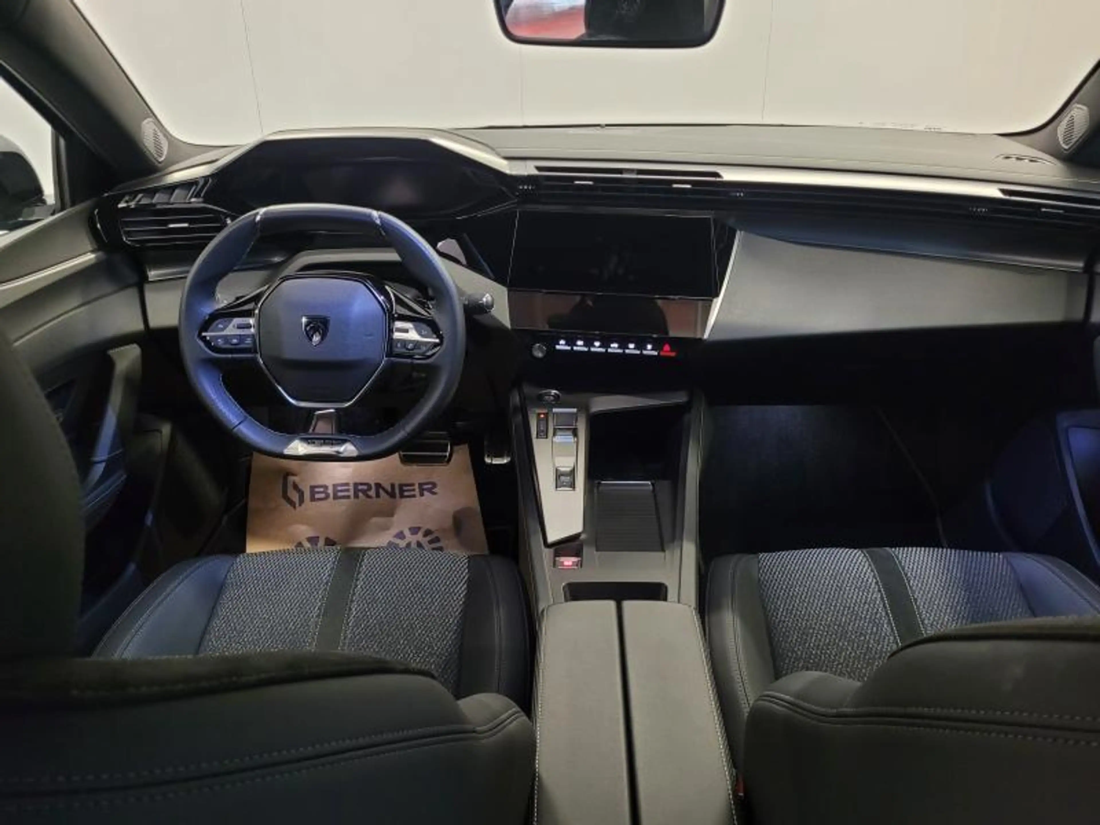 Peugeot 408 GT Hybrid 145 e-DCS6 — photo 15