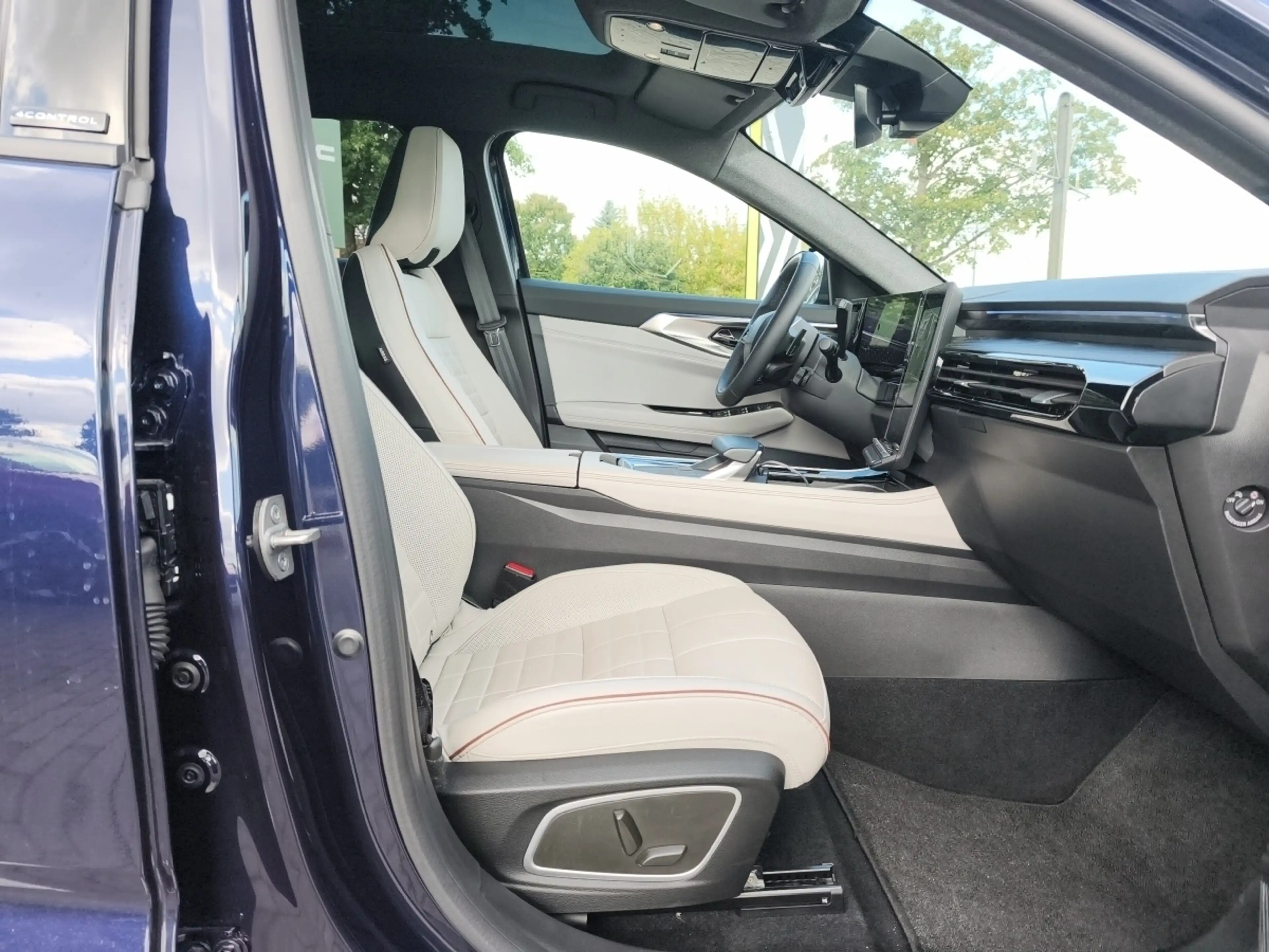 Renault Espace 6 Iconic E-Tech Full Hybrid 200 — photo 11