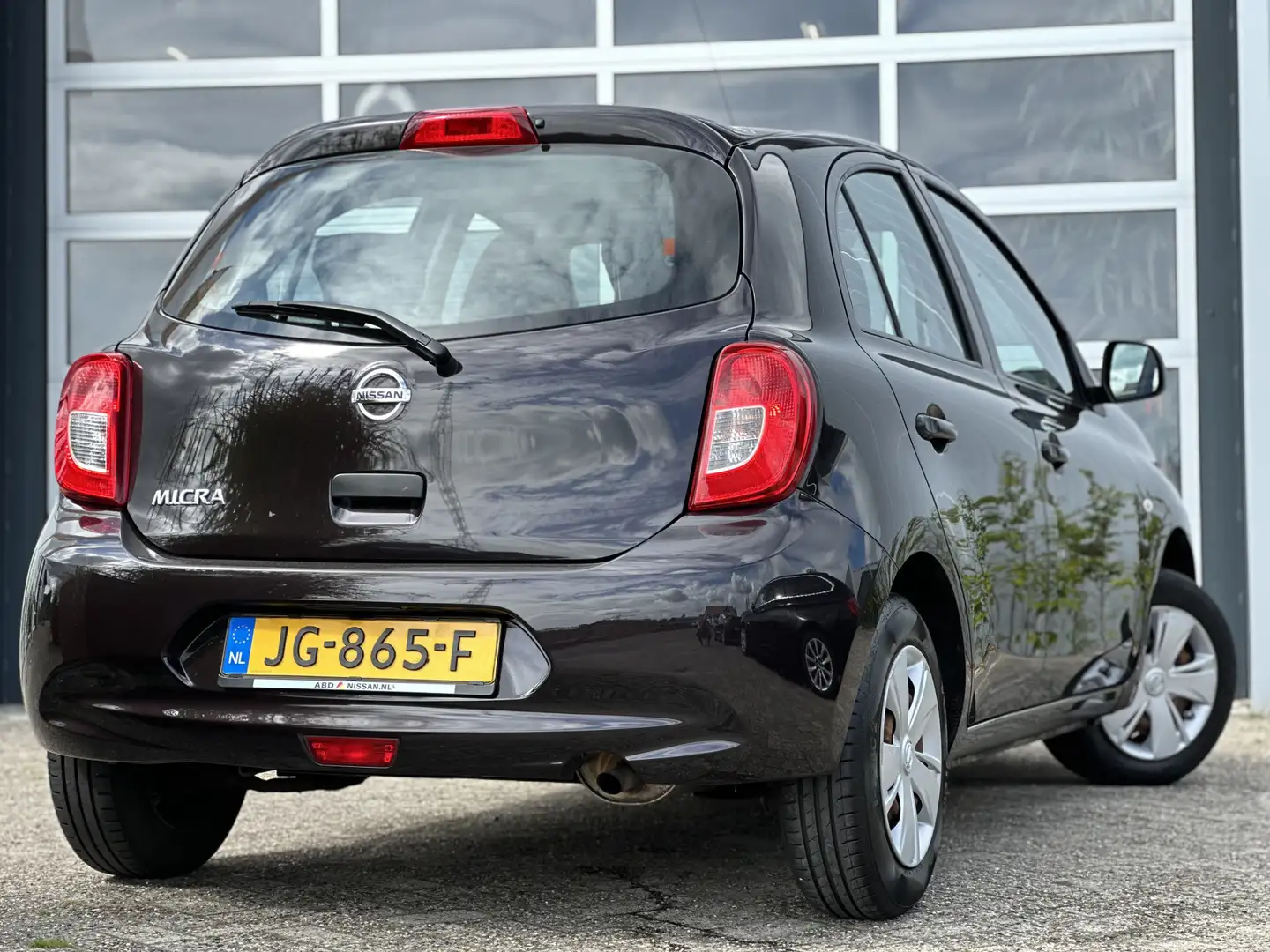 Nissan Micra 1.2 Visia Pack 81pk | Dealer onderhouden | Airco | Paars - 2