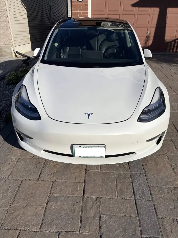 Tesla Model 3 fotografie Tesla Model 3