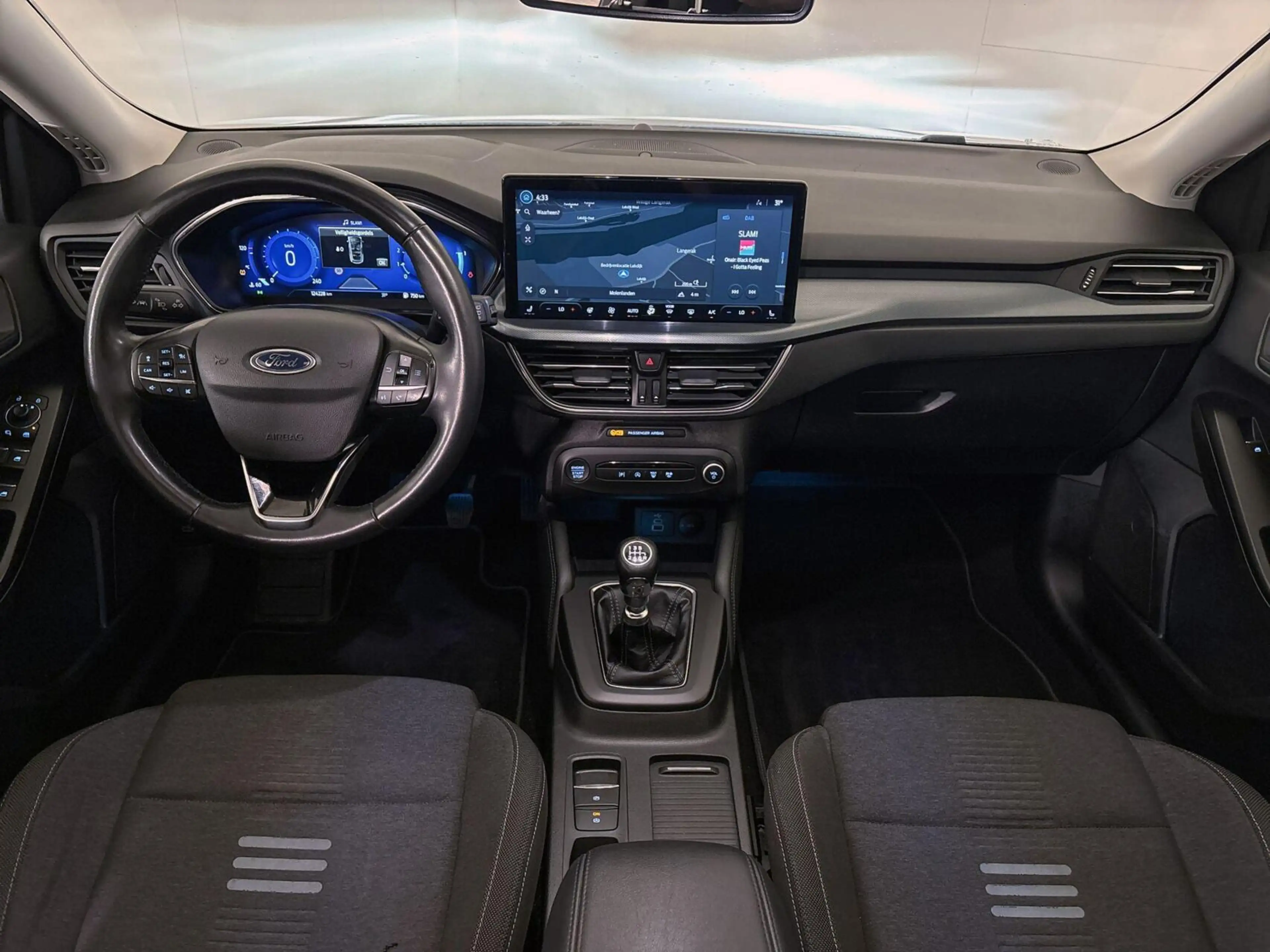 Ford Focus Wagon 1.0 125pk EcoBoost Hybrid Active X | Groot n — photo 2