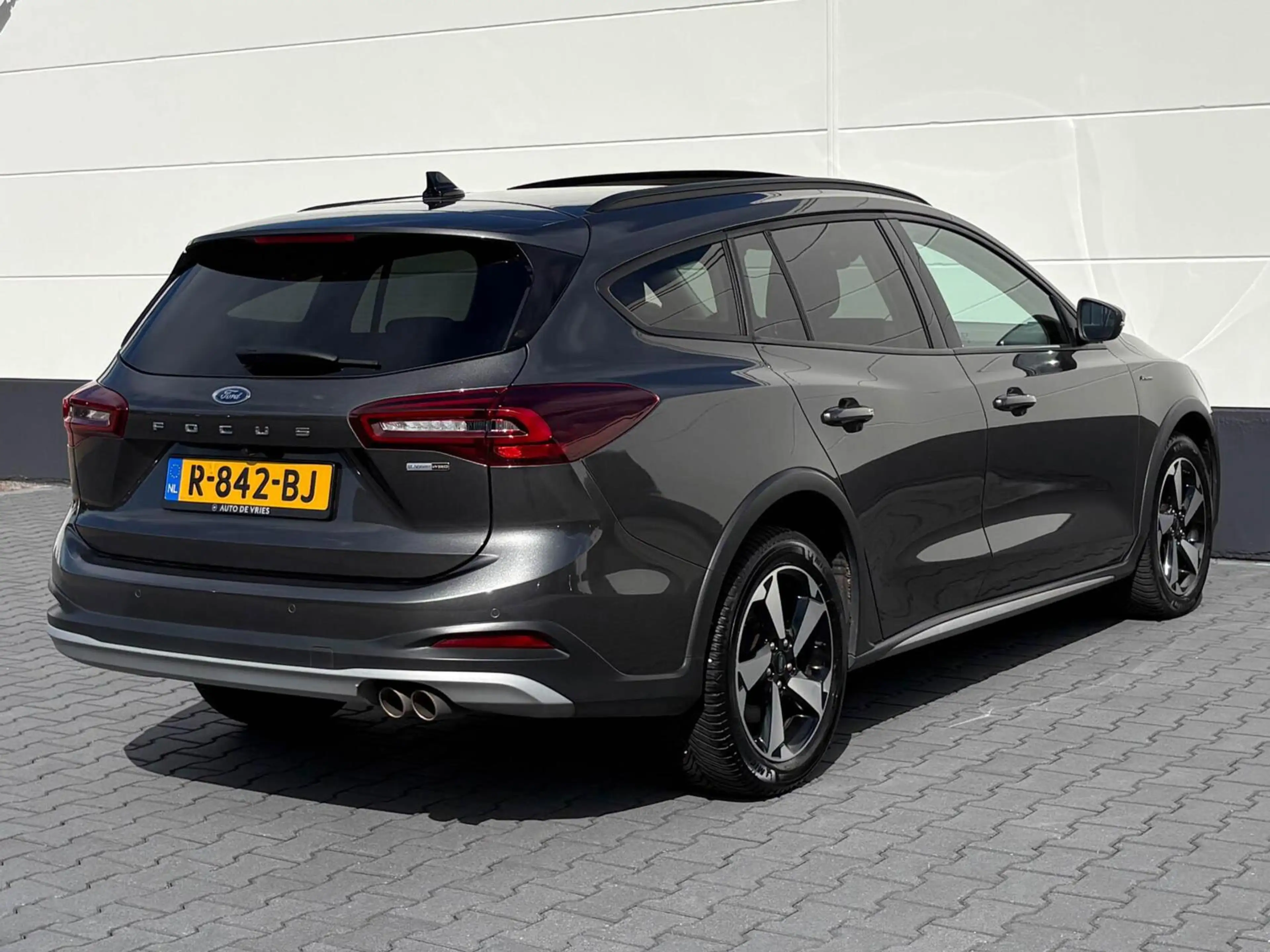 Ford Focus Wagon 1.0 125pk EcoBoost Hybrid Active X | Groot n — photo 3