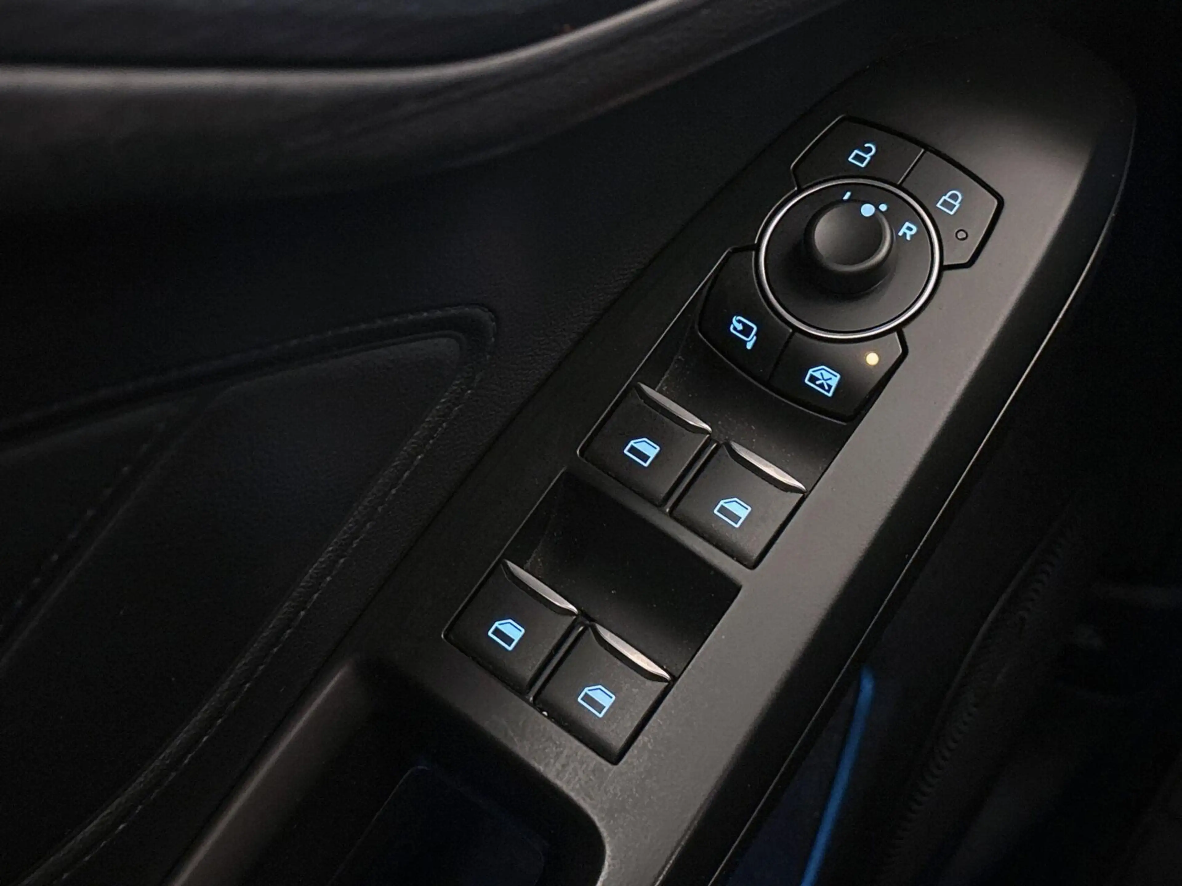 Ford Focus Wagon 1.0 125pk EcoBoost Hybrid Active X | Groot n — photo 34