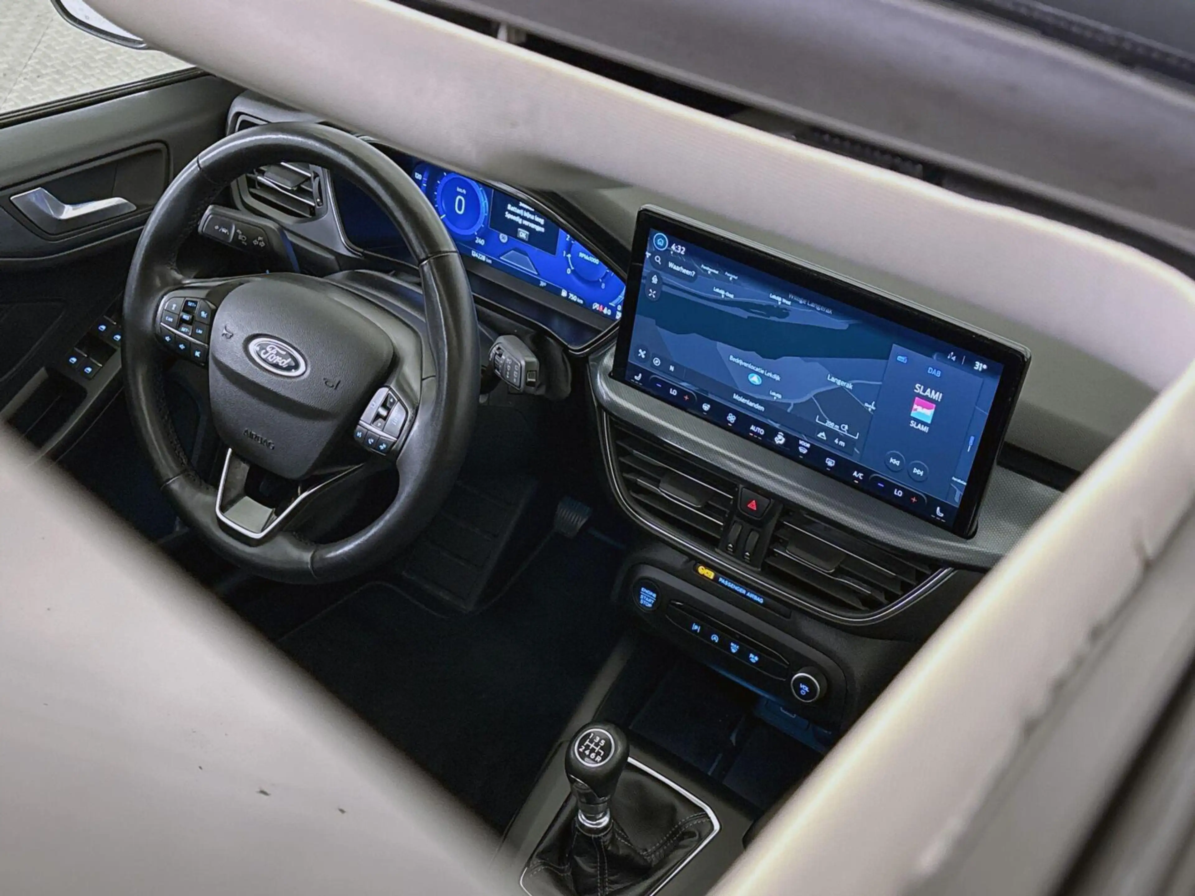 Ford Focus Wagon 1.0 125pk EcoBoost Hybrid Active X | Groot n — photo 21