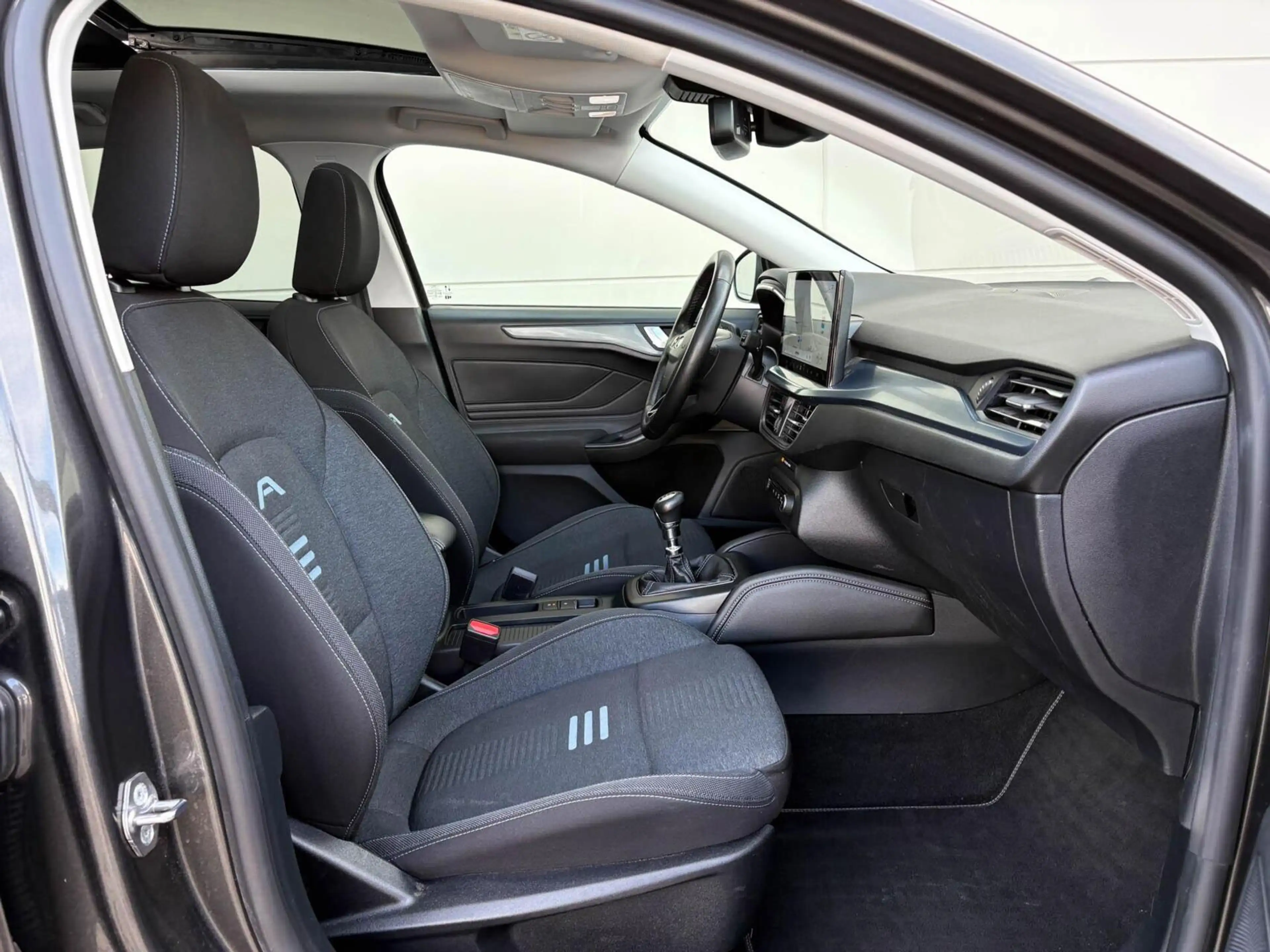 Ford Focus Wagon 1.0 125pk EcoBoost Hybrid Active X | Groot n — photo 13