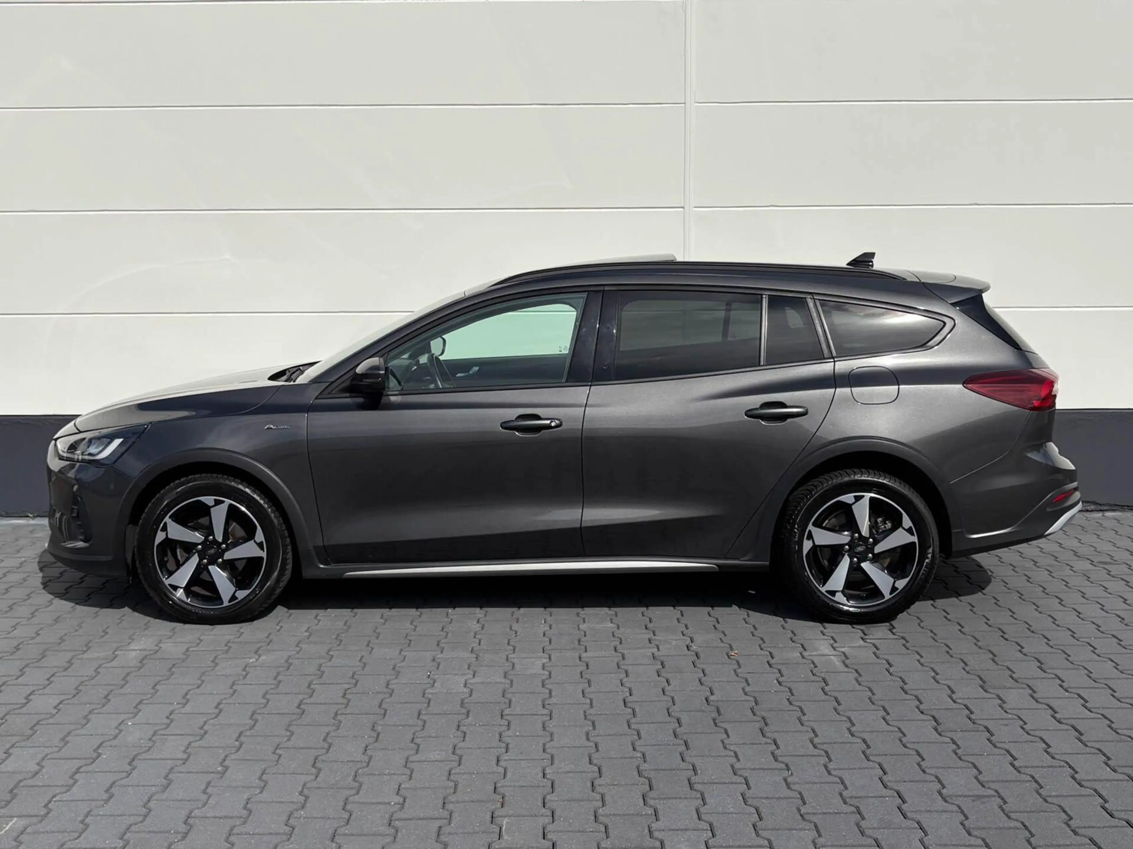 Ford Focus Wagon 1.0 125pk EcoBoost Hybrid Active X | Groot n — photo 4