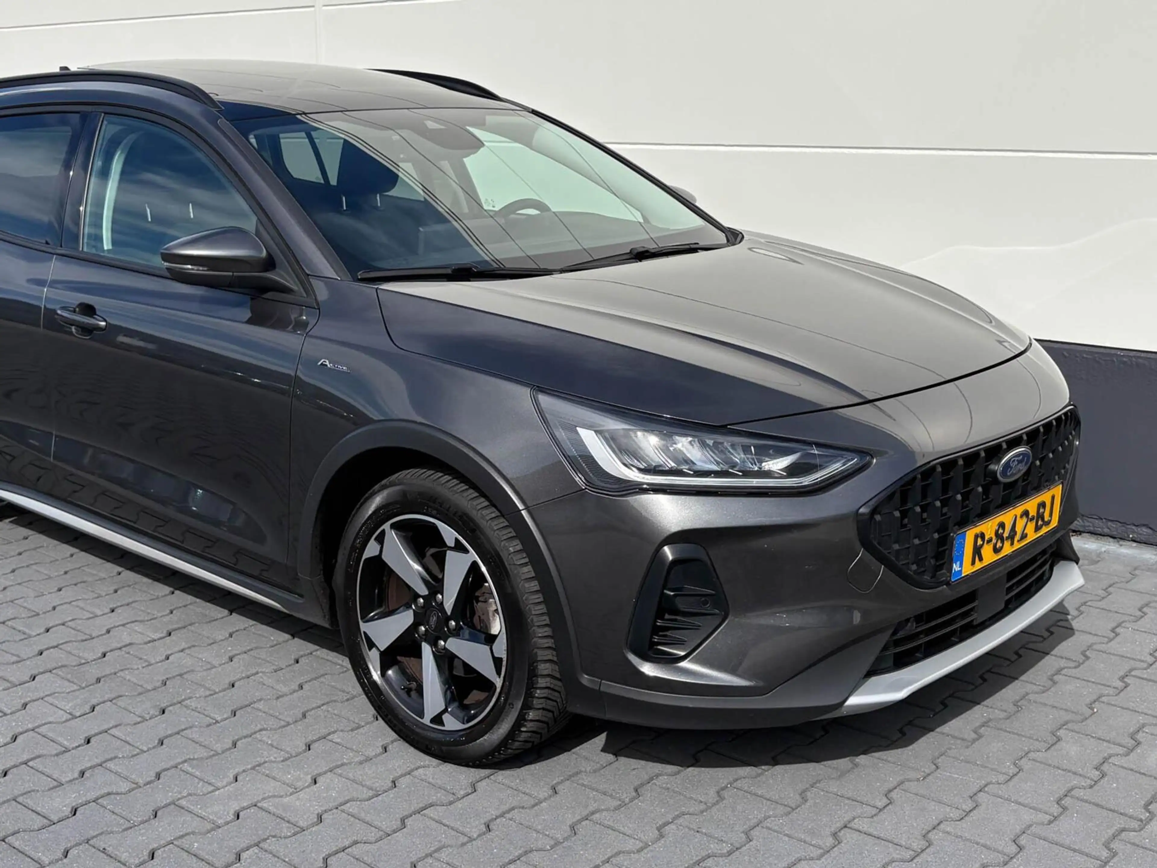 Ford Focus Wagon 1.0 125pk EcoBoost Hybrid Active X | Groot n — photo 29