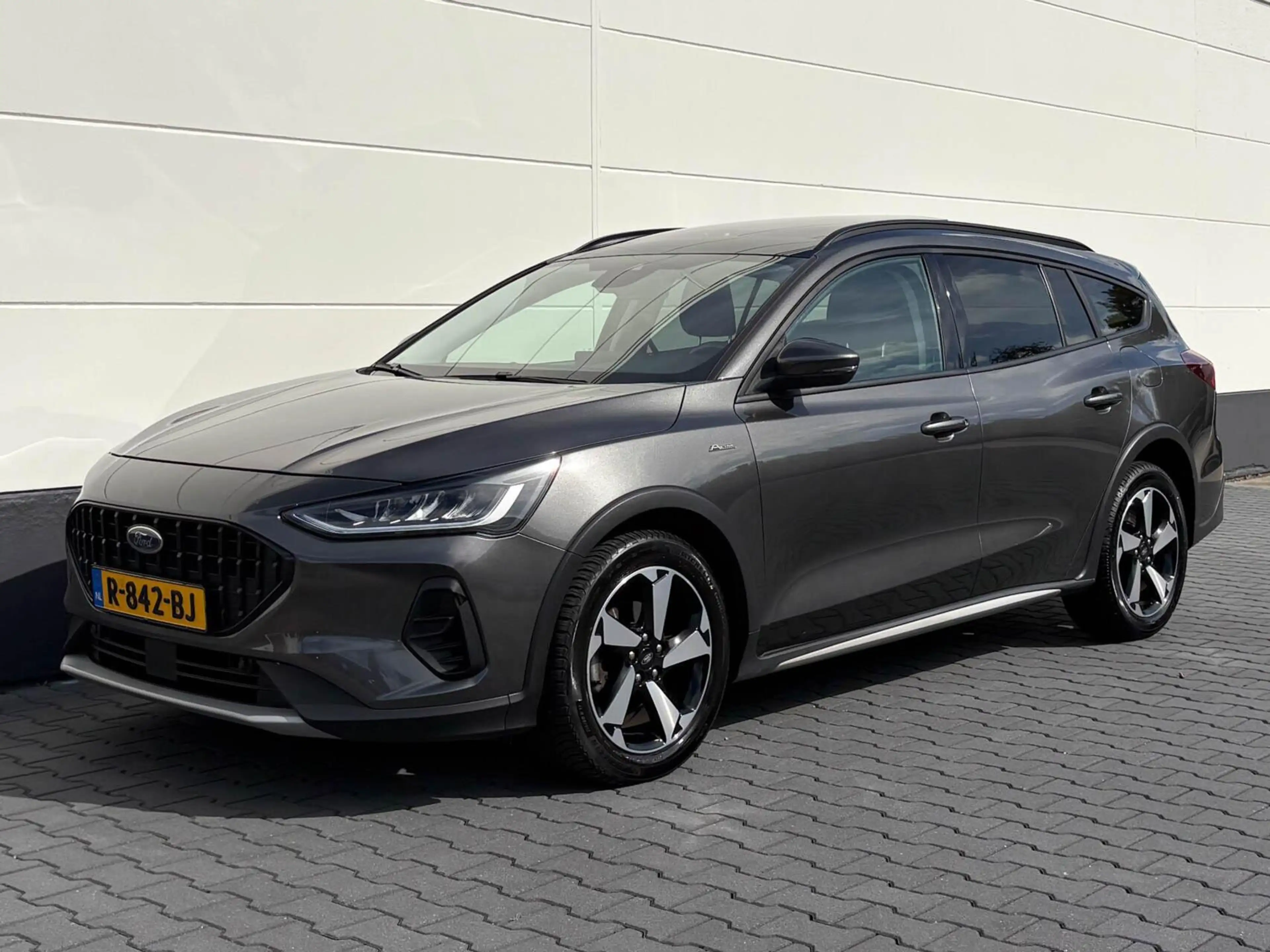 Ford Focus Wagon 1.0 125pk EcoBoost Hybrid Active X | Groot n — photo 40