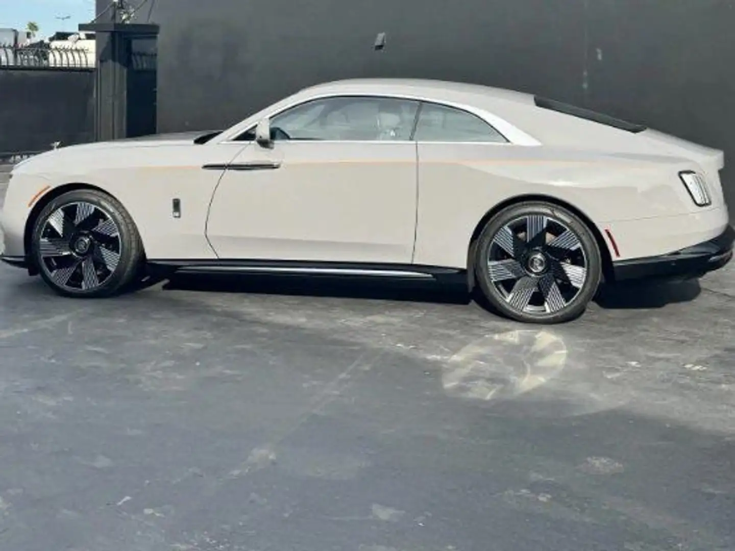 Rolls-Royce Spectre Launch Package Grigio - 1