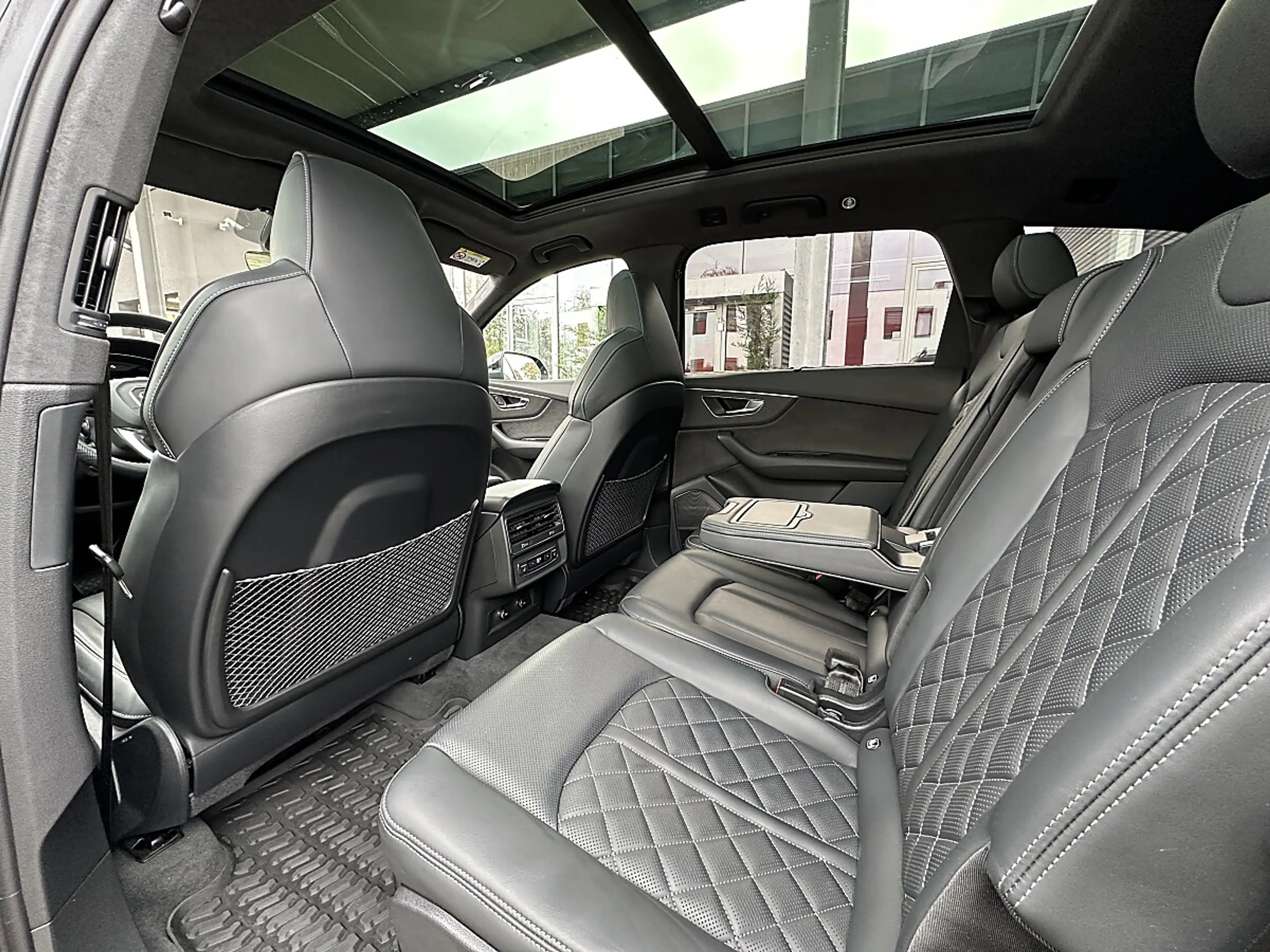 Audi Q7 60 TFSI e PHEV quattro S-LINE, Panorama, 360° K... — photo 14