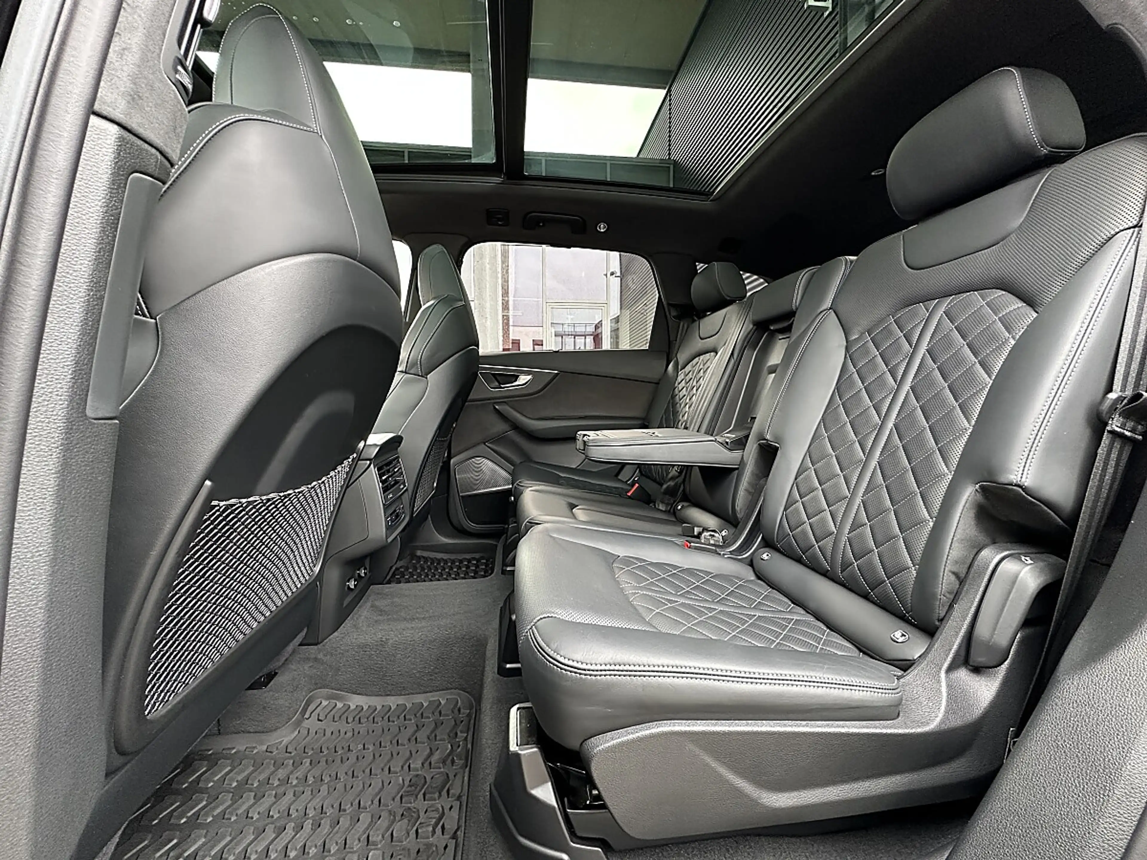 Audi Q7 60 TFSI e PHEV quattro S-LINE, Panorama, 360° K... — photo 15