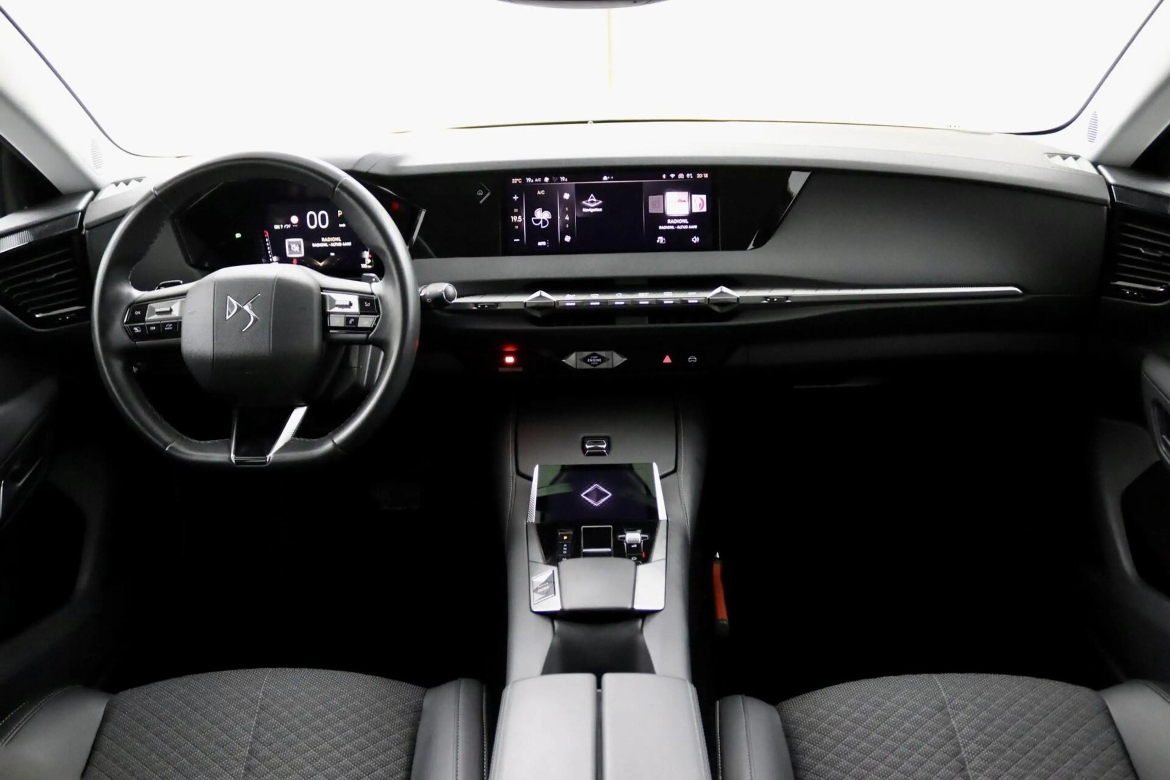 DS Automobiles DS 4 1.2 PureTech Trocadero antraciet AUTOMAAT — photo 2