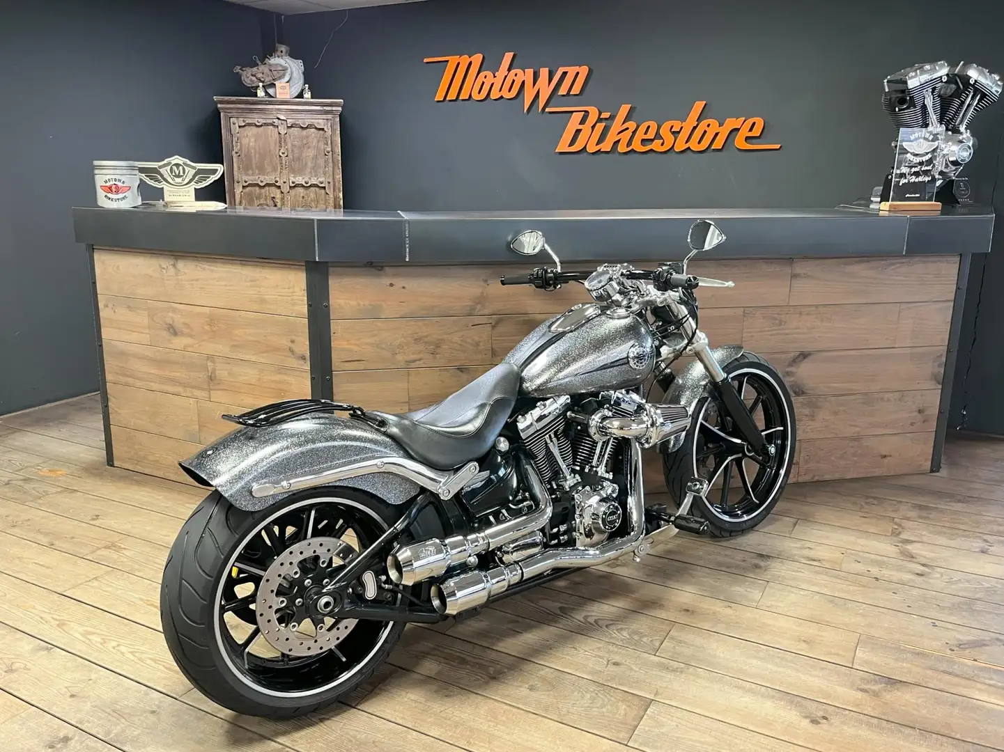 Harley-Davidson Breakout FXSB 103Ci Vance & Hines SIlver Flakes ABS Alarm Argent - 2
