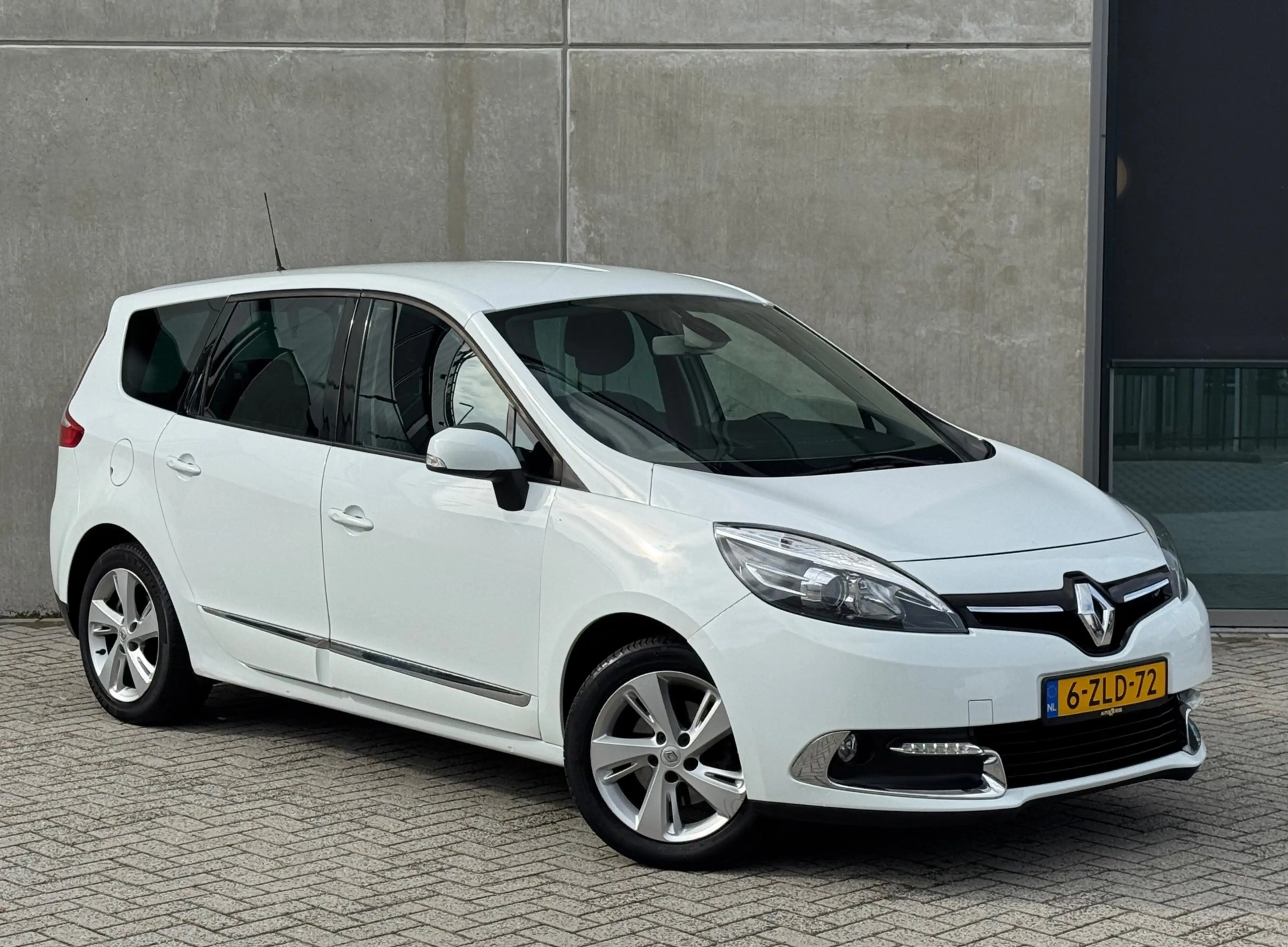 Renault Grand Scenic 2.0 140pk AUT 2012 Wit CLIMA|TREKHAAK — photo 11