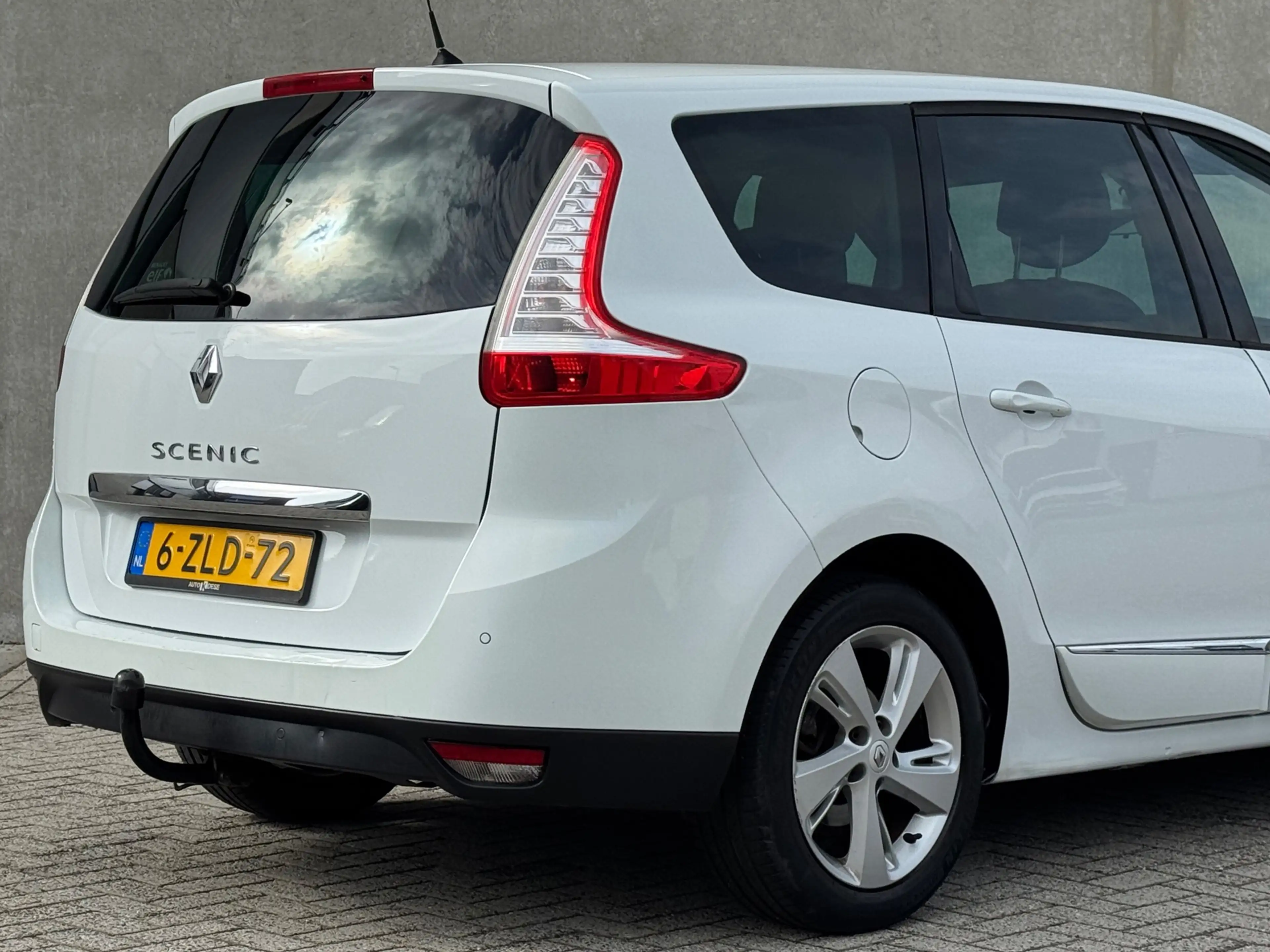 Renault Grand Scenic 2.0 140pk AUT 2012 Wit CLIMA|TREKHAAK — photo 15