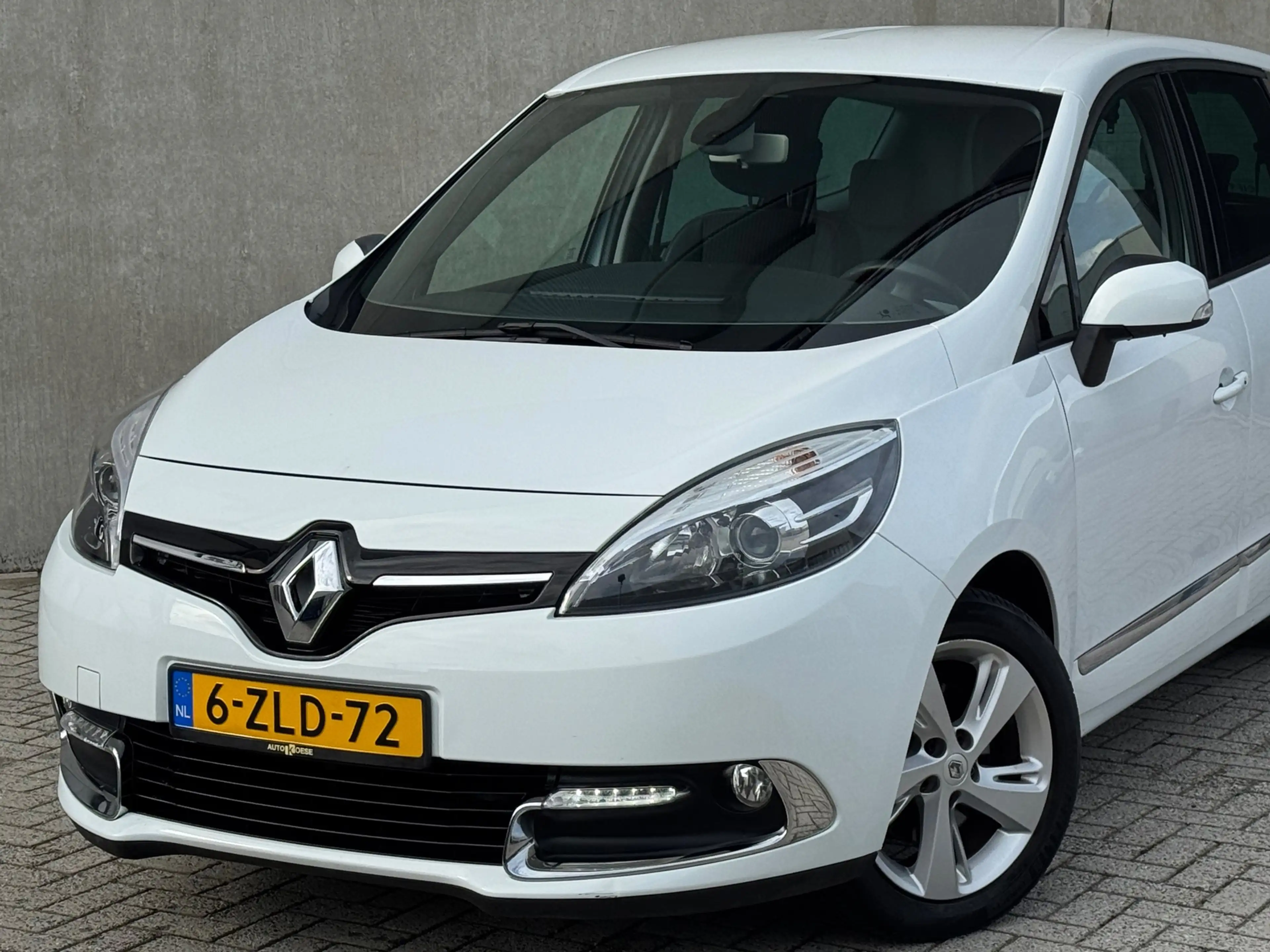 Renault Grand Scenic 2.0 140pk AUT 2012 Wit CLIMA|TREKHAAK — photo 2