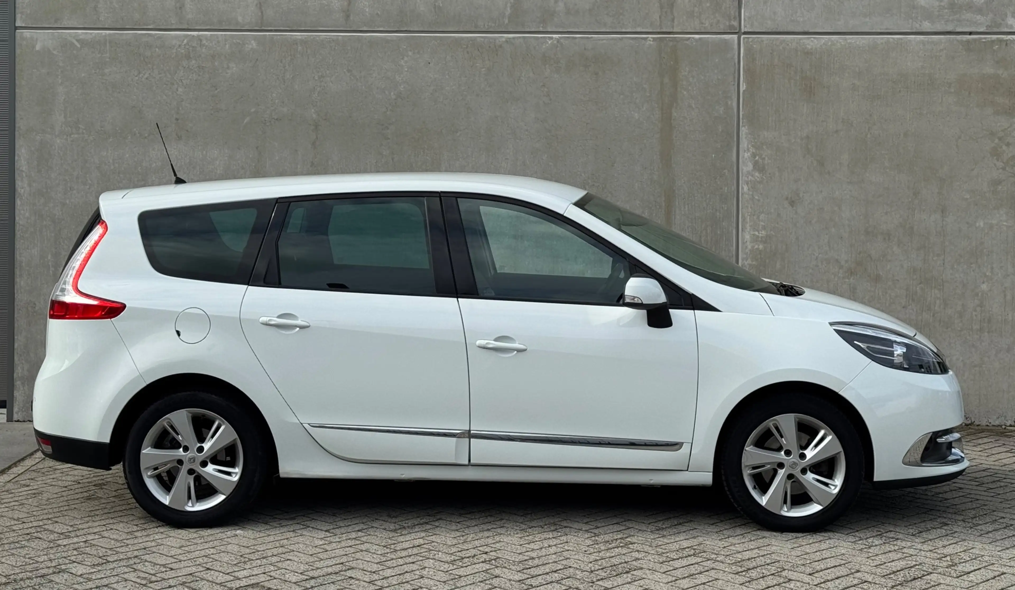 Renault Grand Scenic 2.0 140pk AUT 2012 Wit CLIMA|TREKHAAK — photo 13