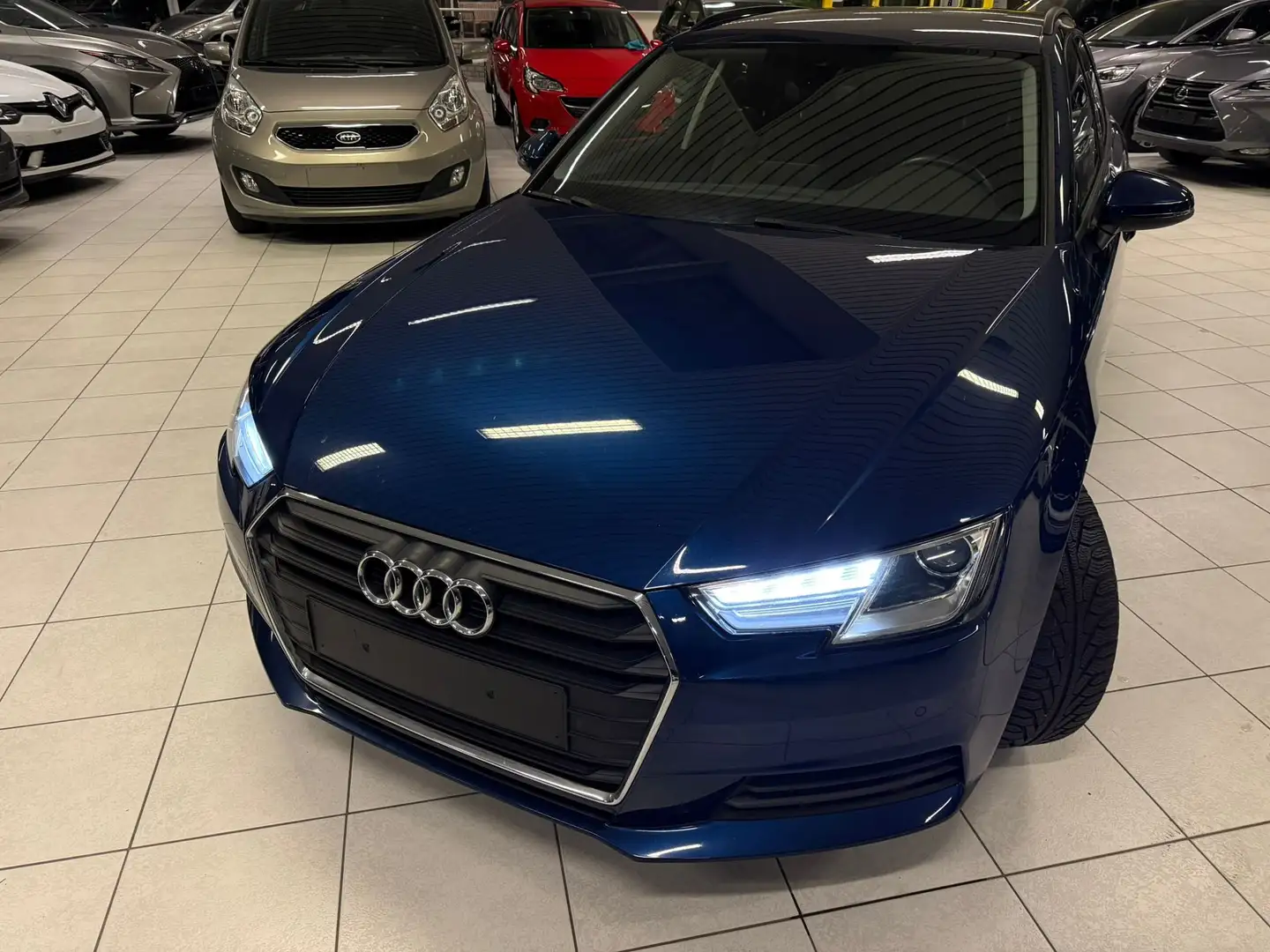 Audi A4 2.0TDI 110Kw Euro 6B Année 2016, 152.000Km Blauw - 2