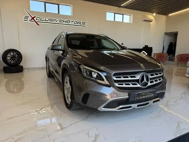 Mercedes-Benz GLA 200 GLA-X156 2019 d Premium auto