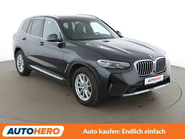 BMW X3 view 8